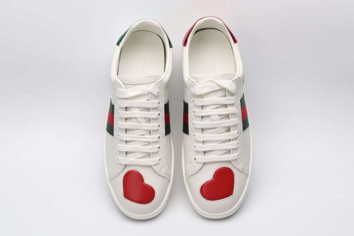 G*u*i low-top sneaker