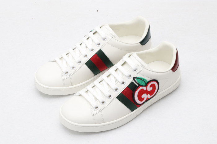 G*u*i low-top sneaker