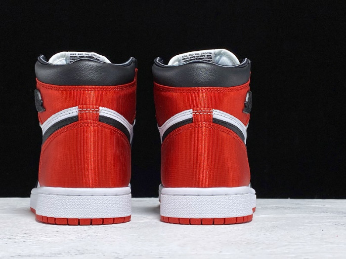 Air Jordan 1 Retro High “Satin Black Toe” CD0461-016
