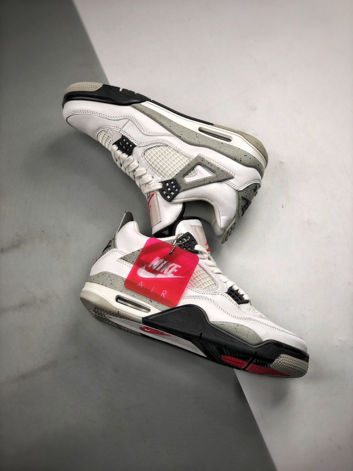 Air Jordan 4 OG “White Cement” 840606-192 (nike)