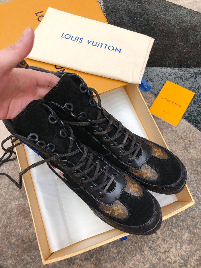 LOUS VUITO LAUREATE PLATFORM DESERT BOOT