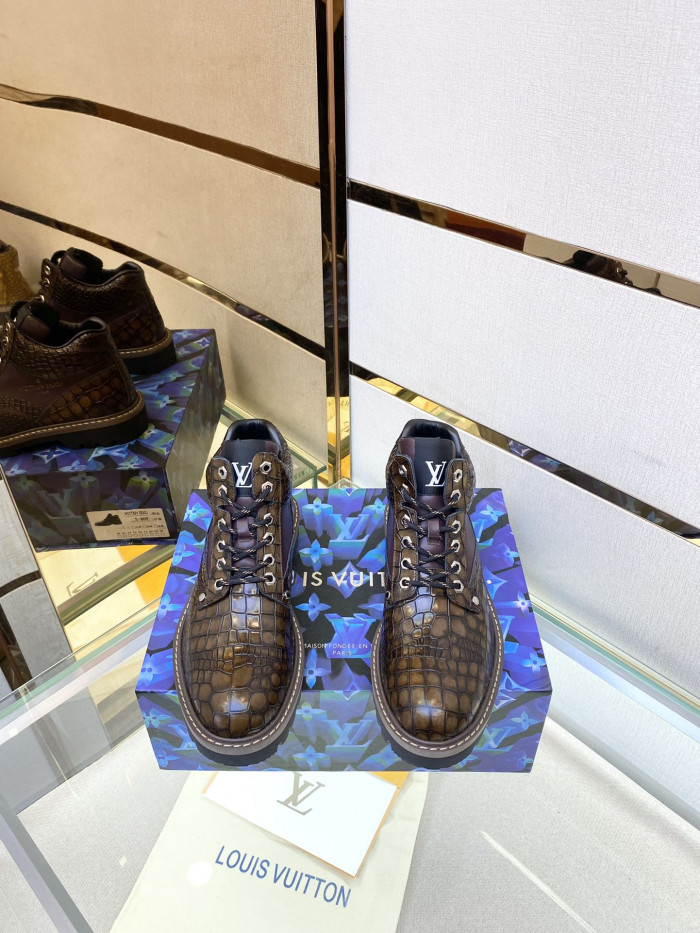LOUS VUITO BOOTS