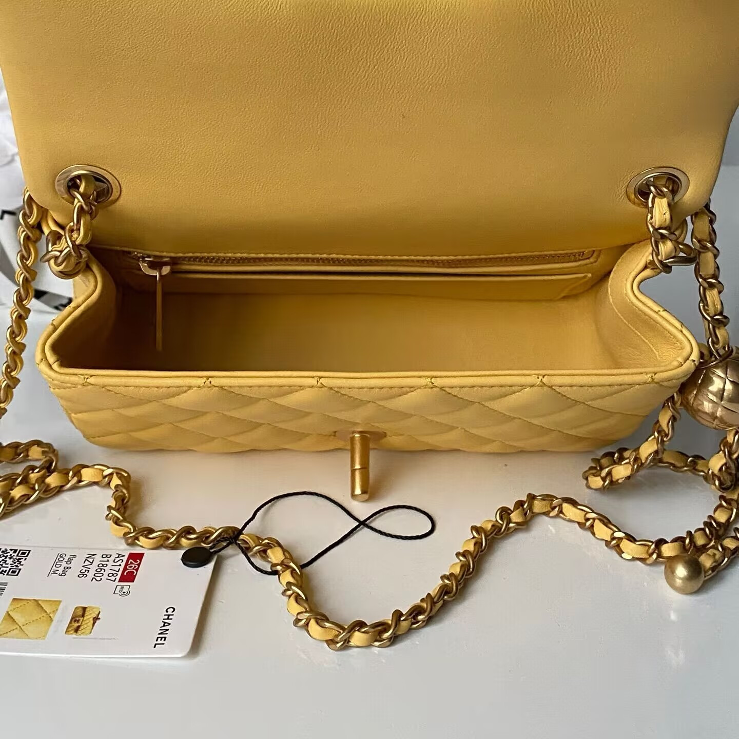 Ch**el MINI FLAP BAG 12×20×6 cm