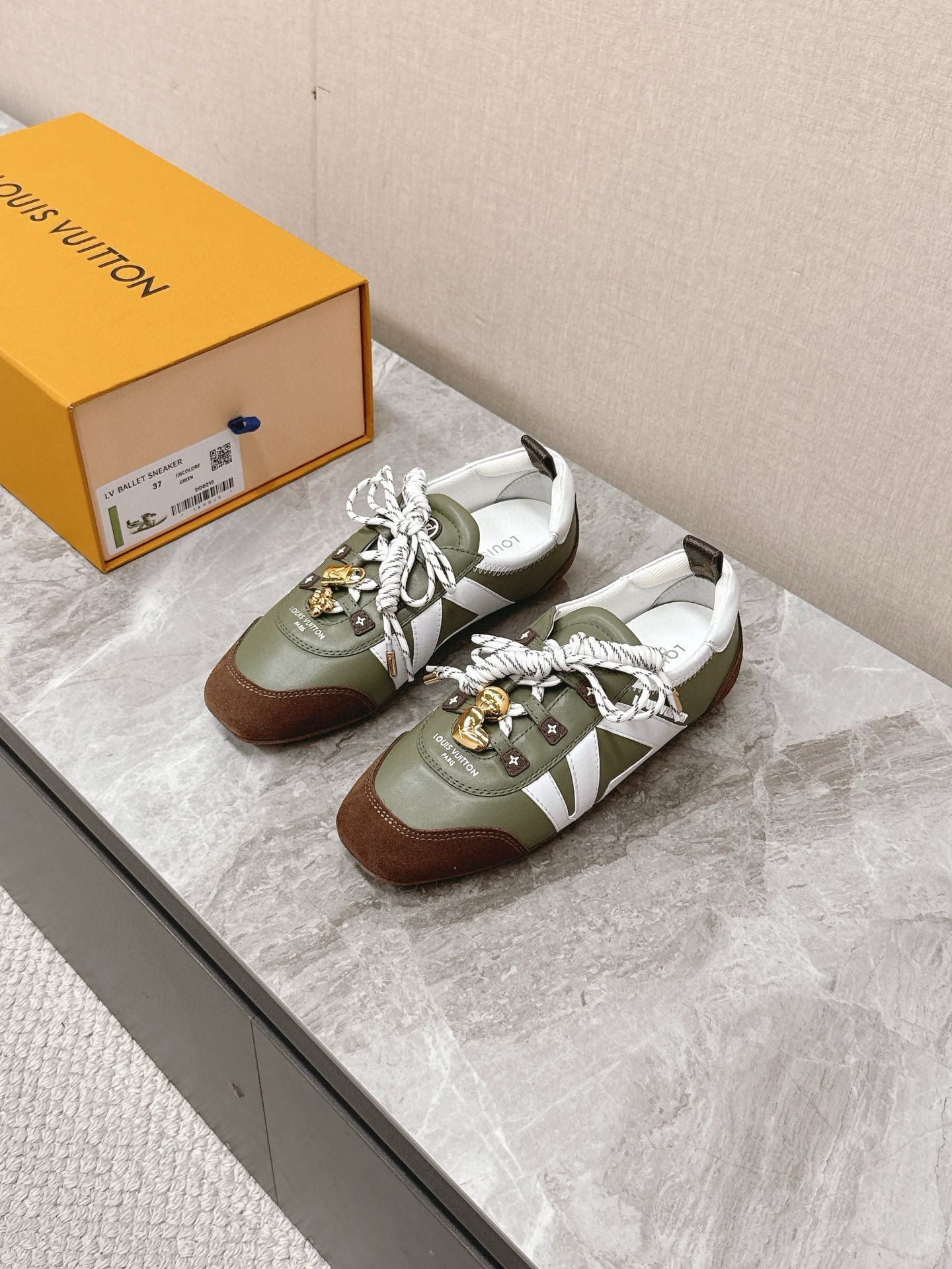 UA LV Sneaker