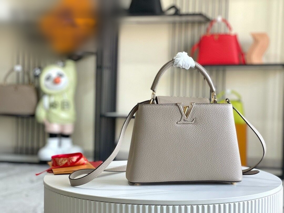 LV Capucines BB M94634 27x18x9cm