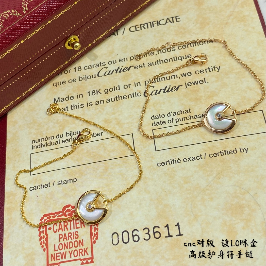 Ca*t1er amulet Bracelet