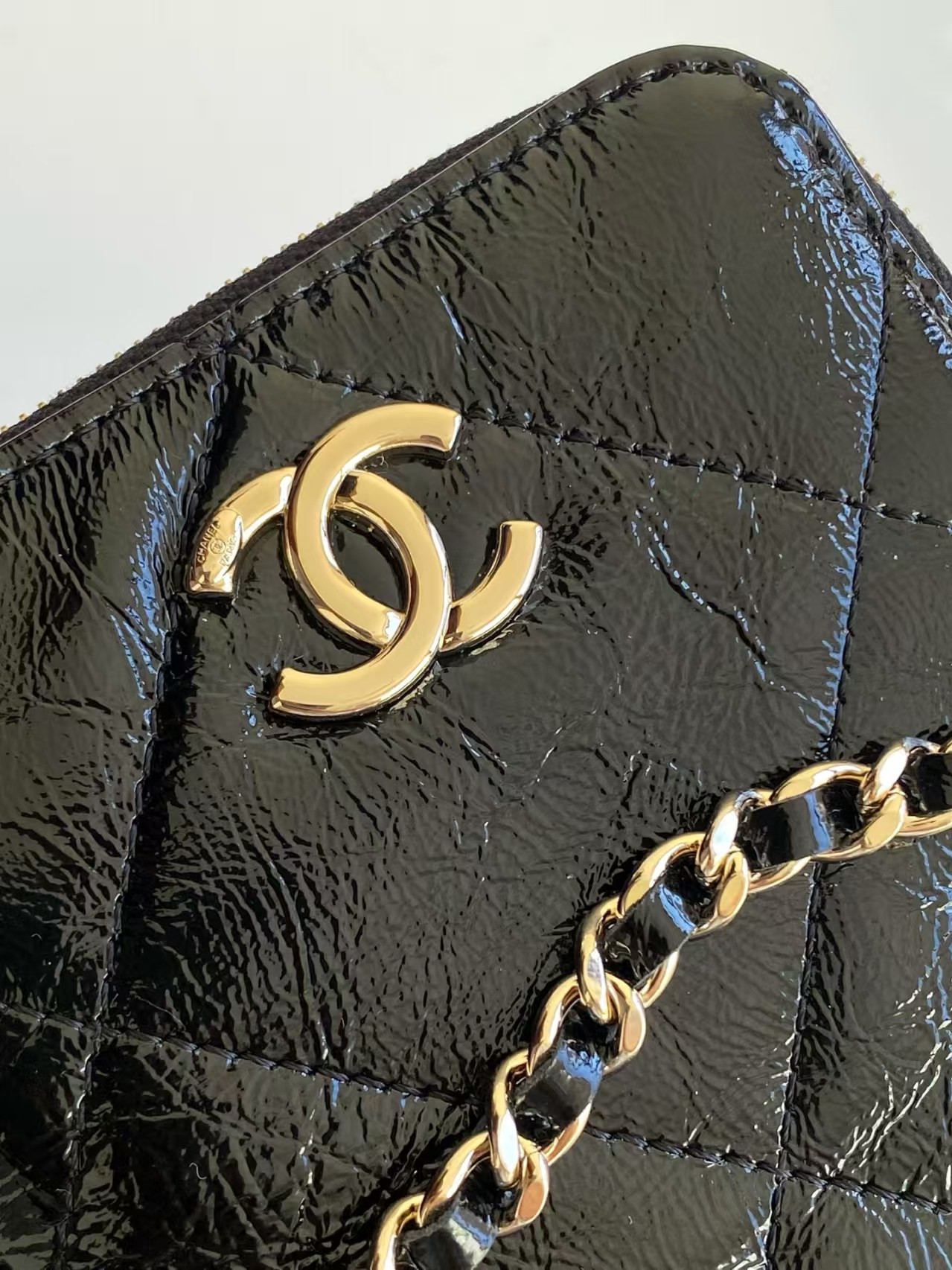 Ch**el Phone Holder with Chain 18x11x2.5cm