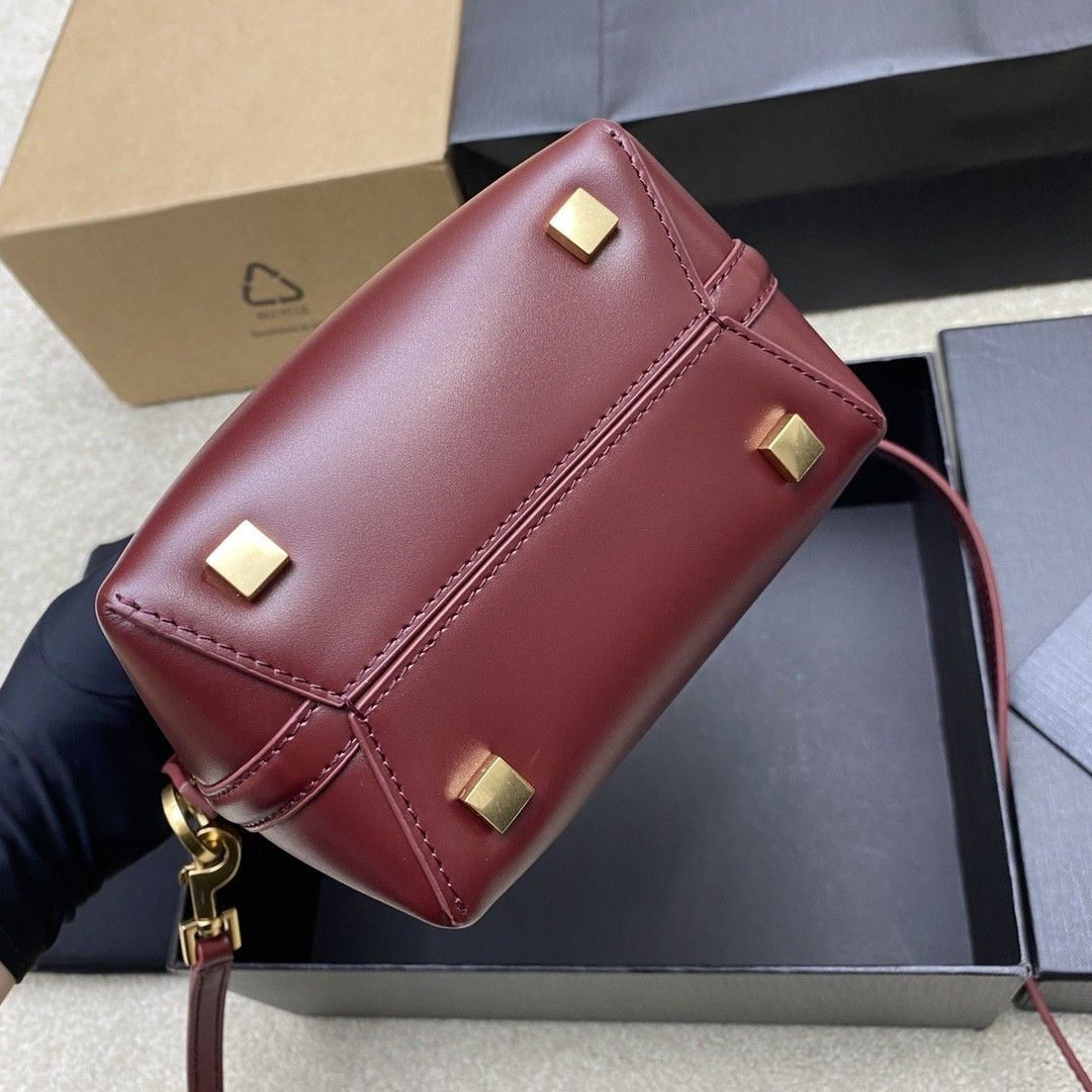 Y51 LE 37 Mini (Shiny Leather) 15x13x6cm