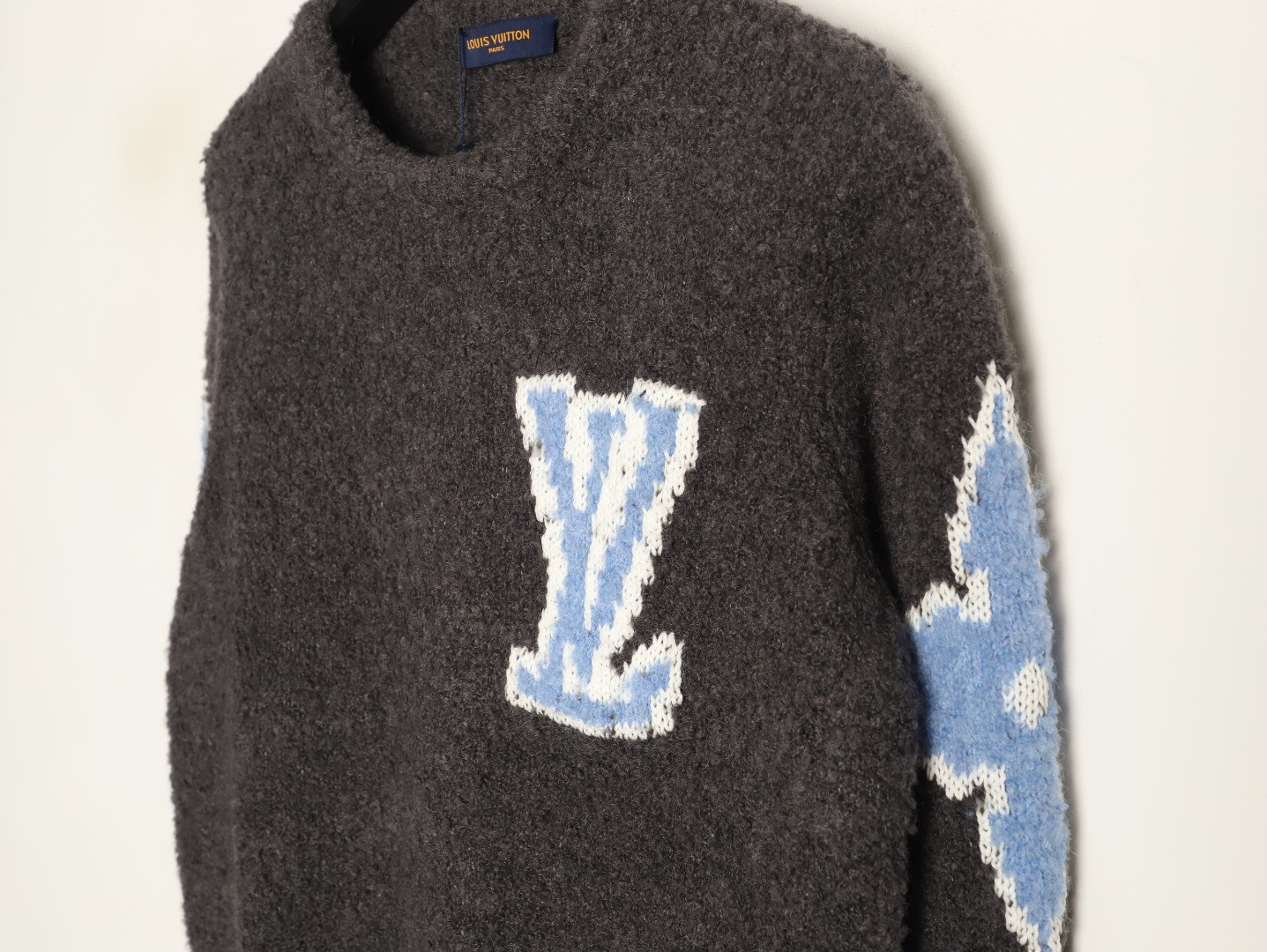 L0vis Vvtt0n LV Sweaters