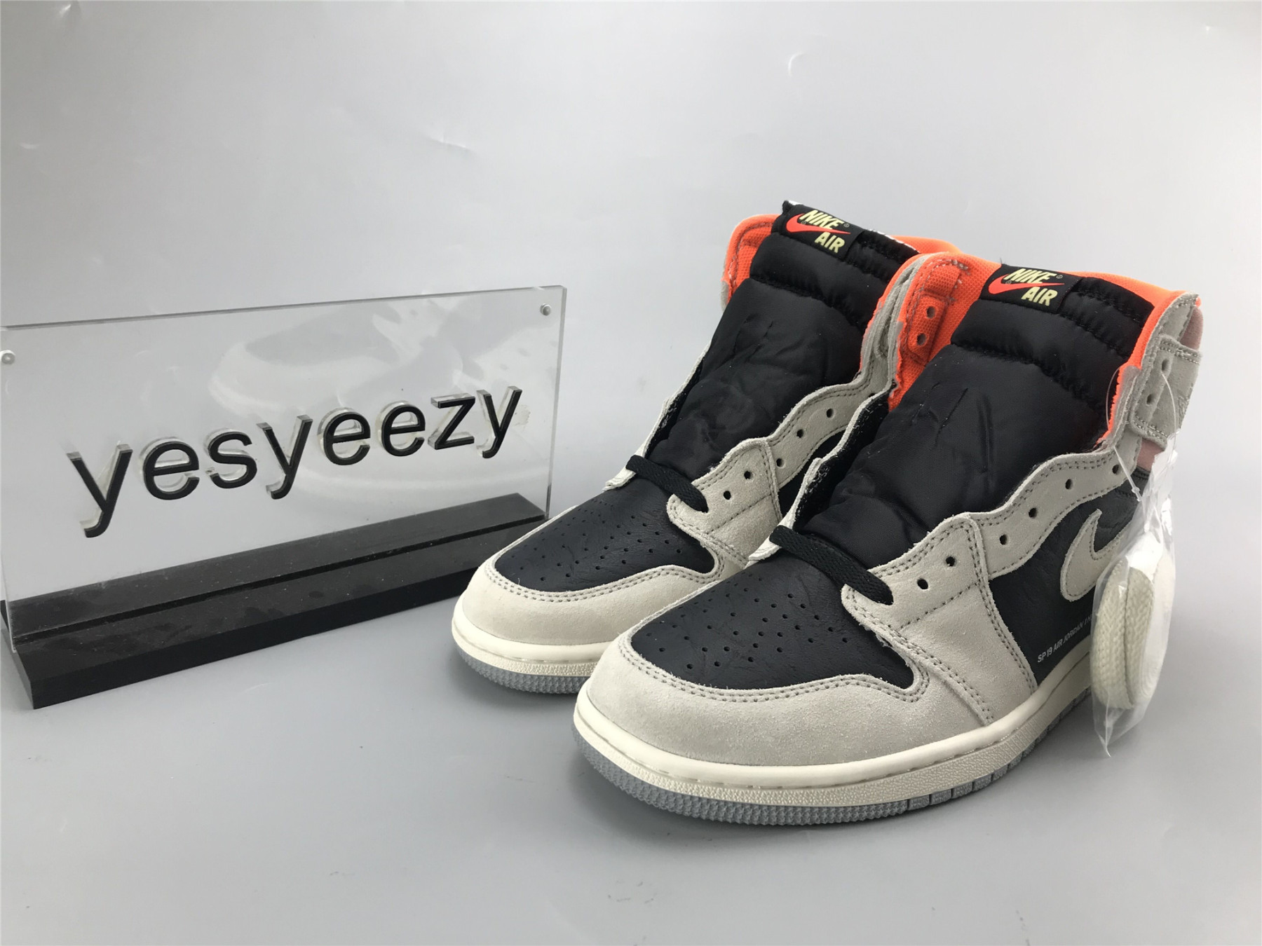 UA AIR JORDAN 1 RETRO HIGH OG 