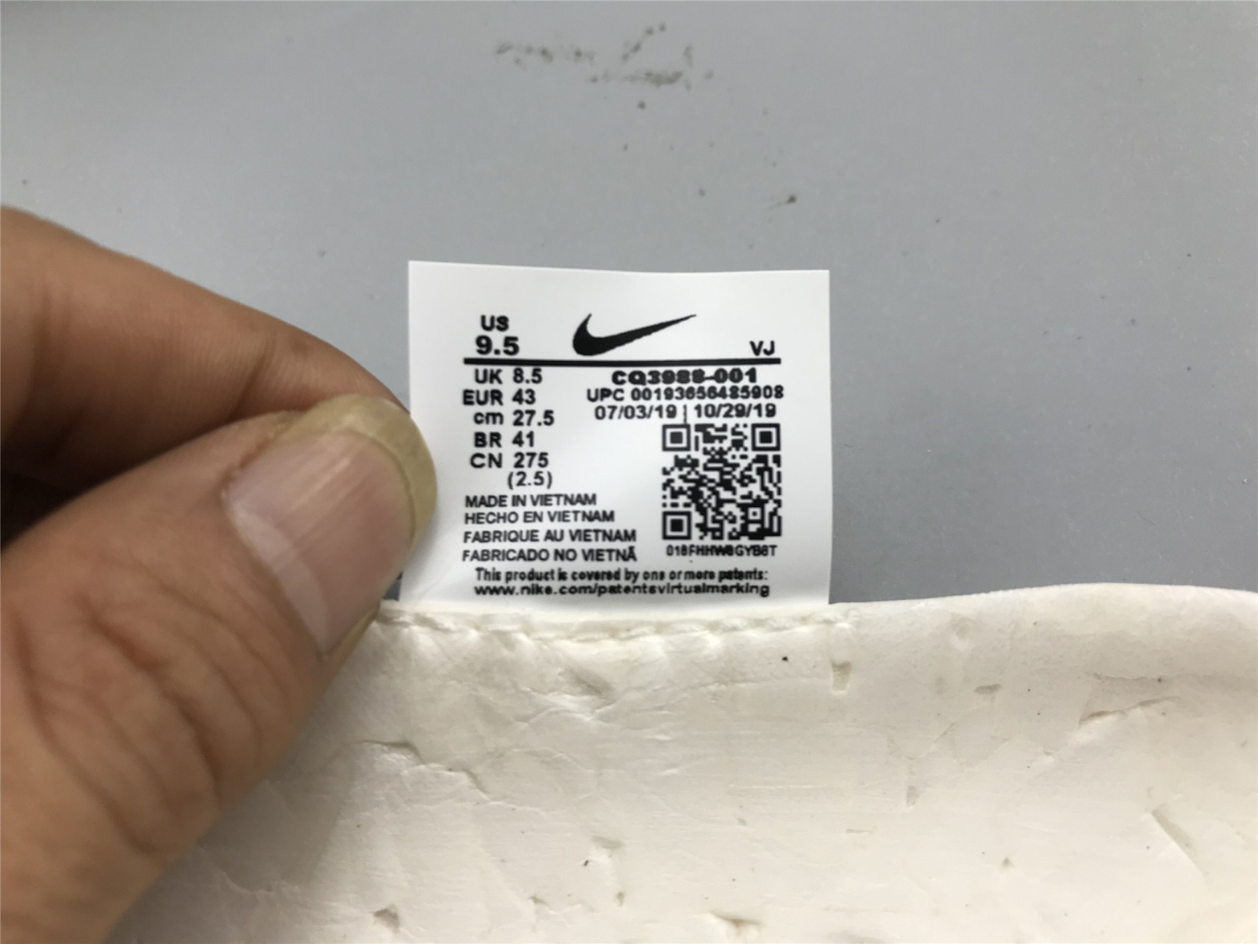 UA NIKE SPACE HIPPIE 02 