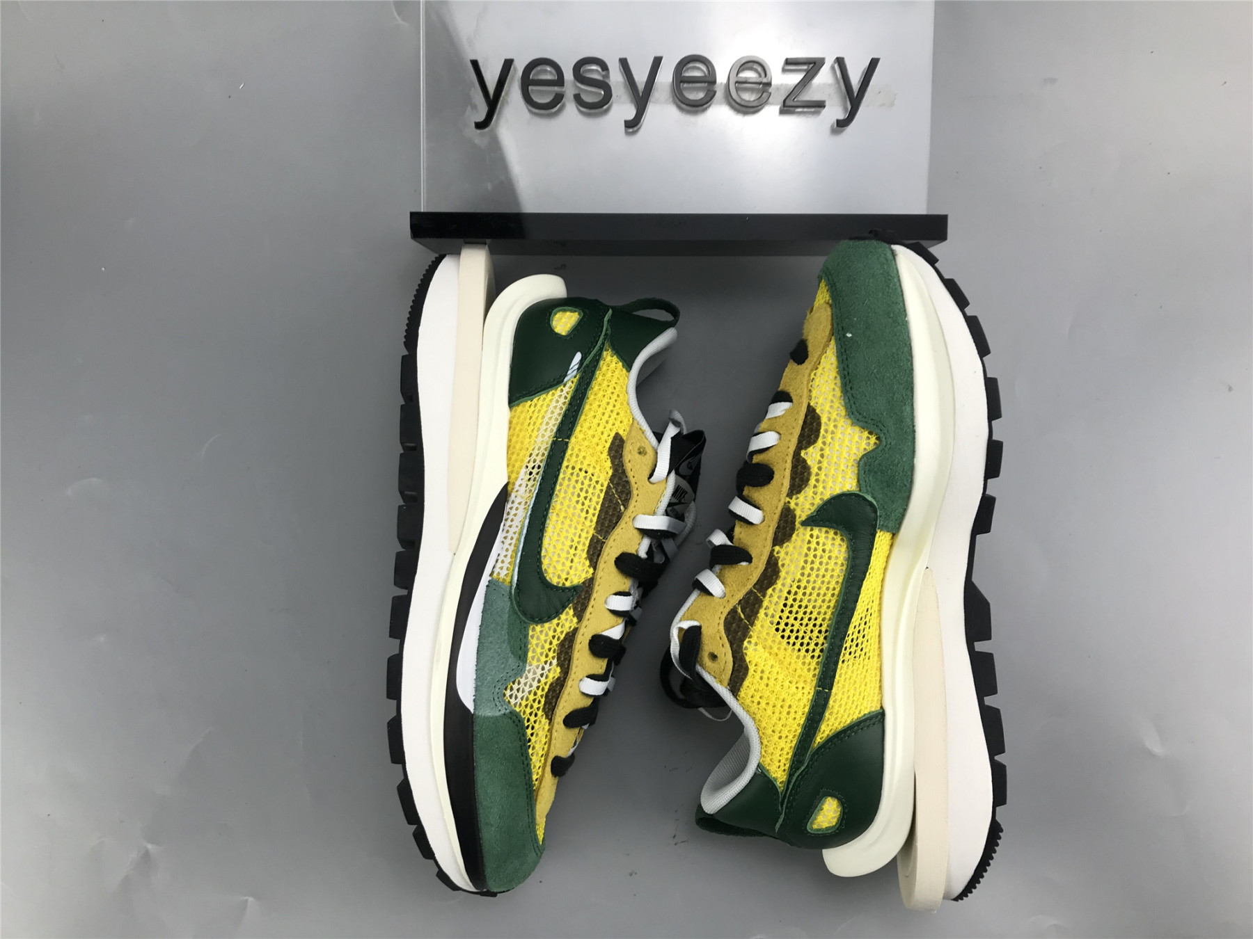 UA NIKE SACAI X VAPORWAFFLE 