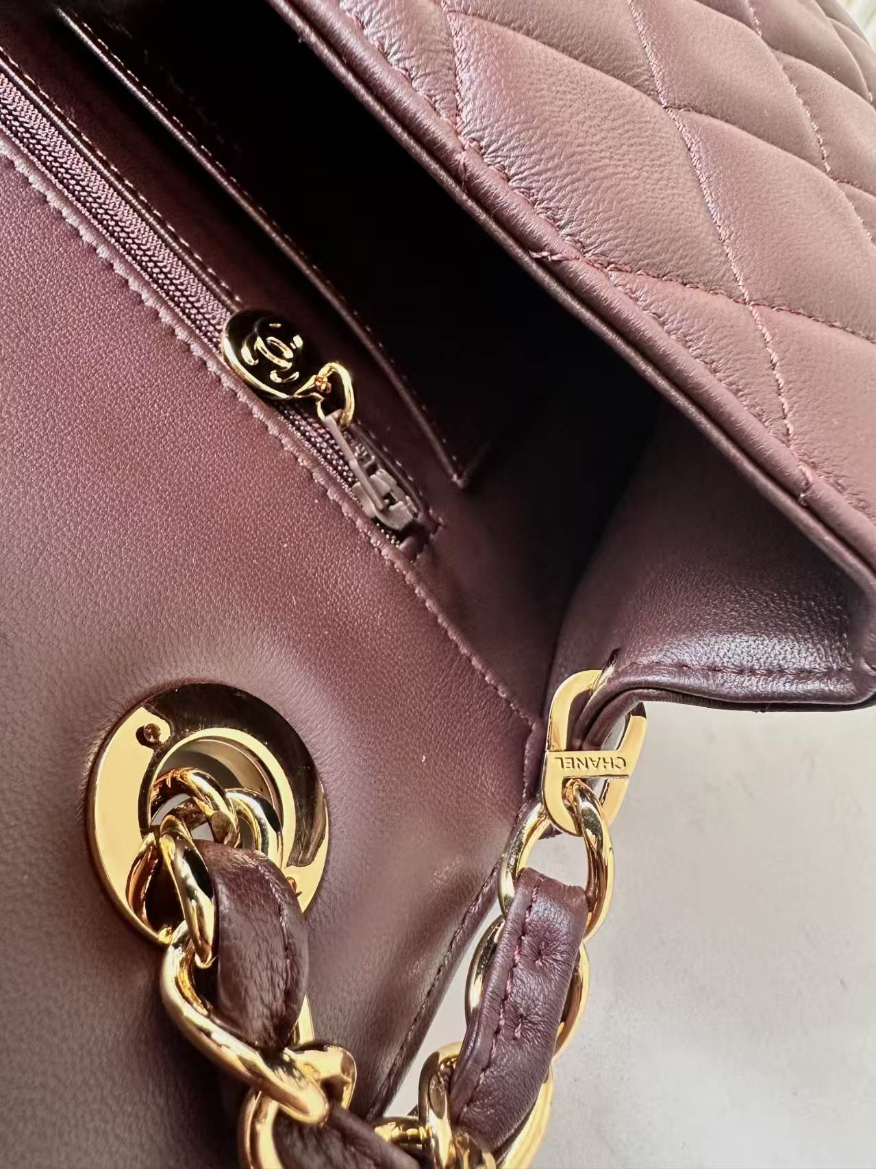 Ch**el Flap Bag 25x20x9cm
