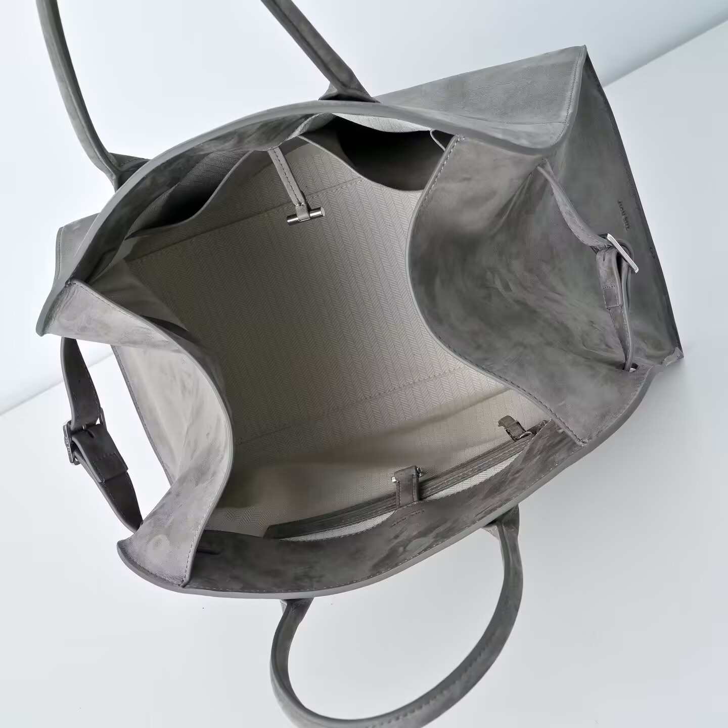 The R0w MARGAUX 15 38.5x16x30cm