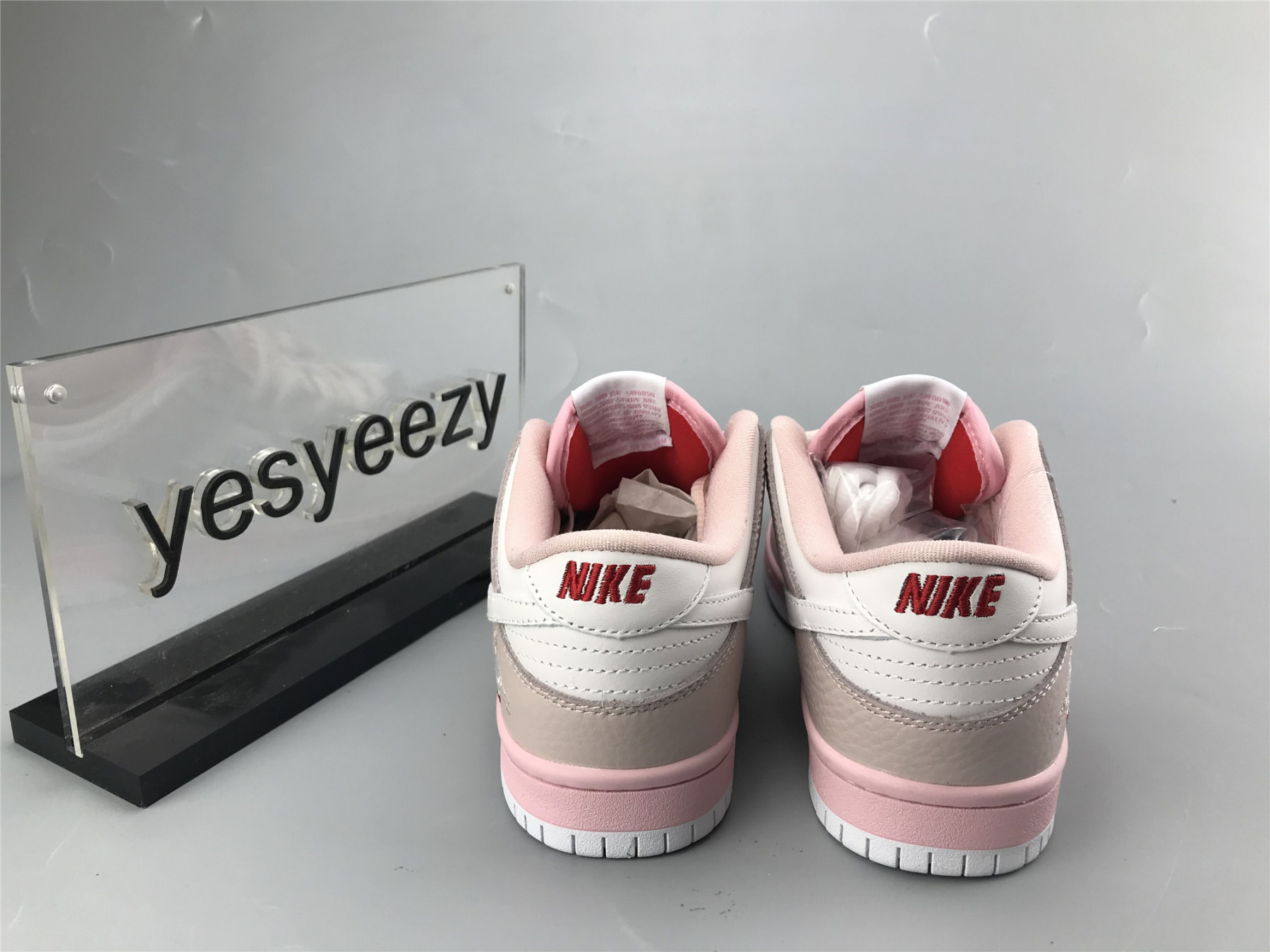 UA WMNS NIKE DUNK LOW ELITE SB