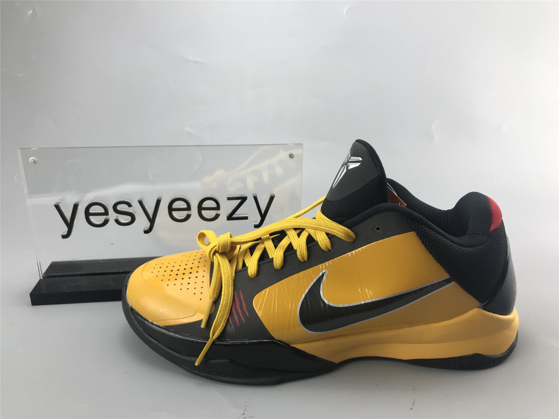 UA NIKE ZOOM KOBE 5 