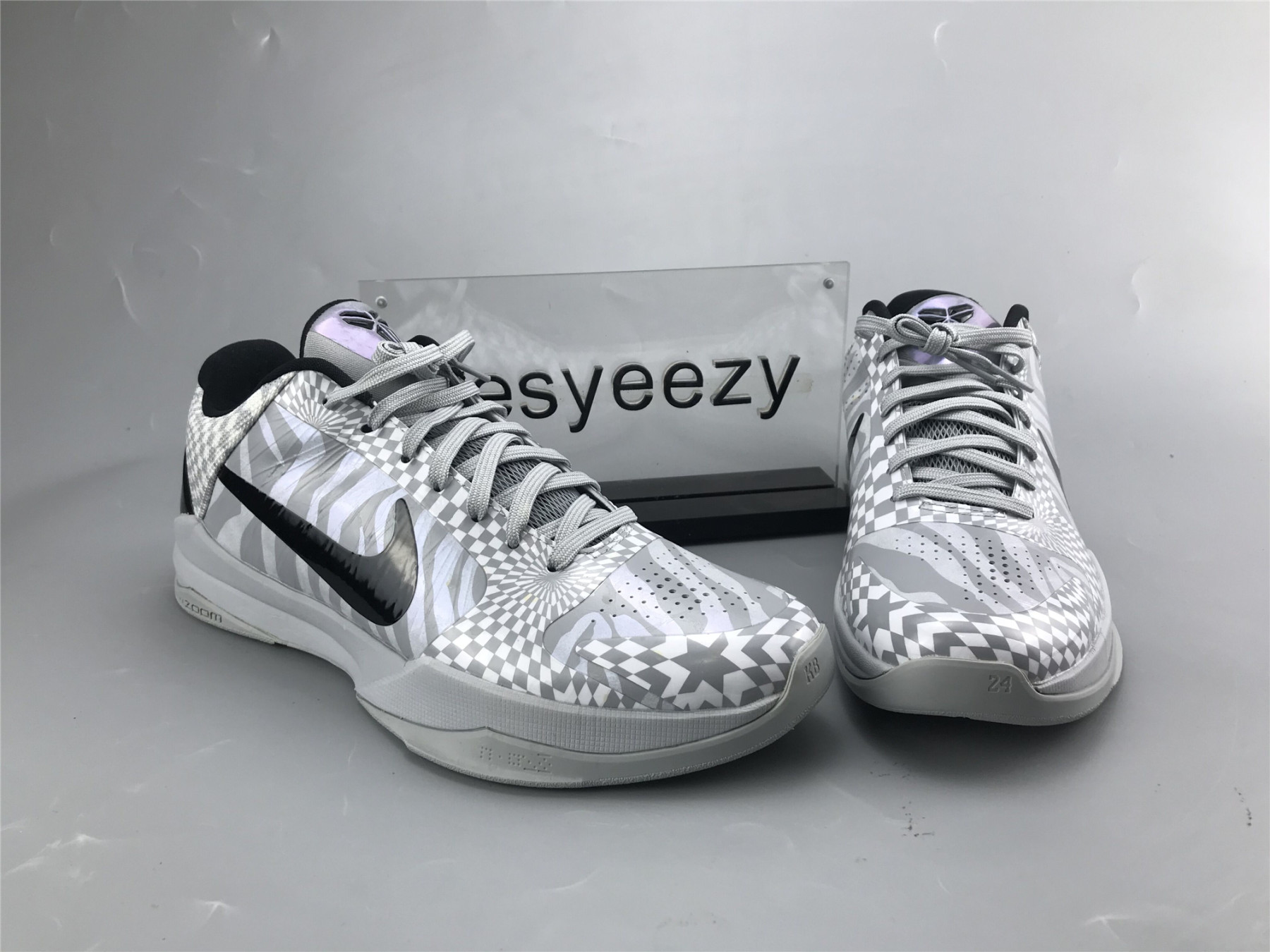 UA NIKE ZOOM KOBE 5 PROTRO 