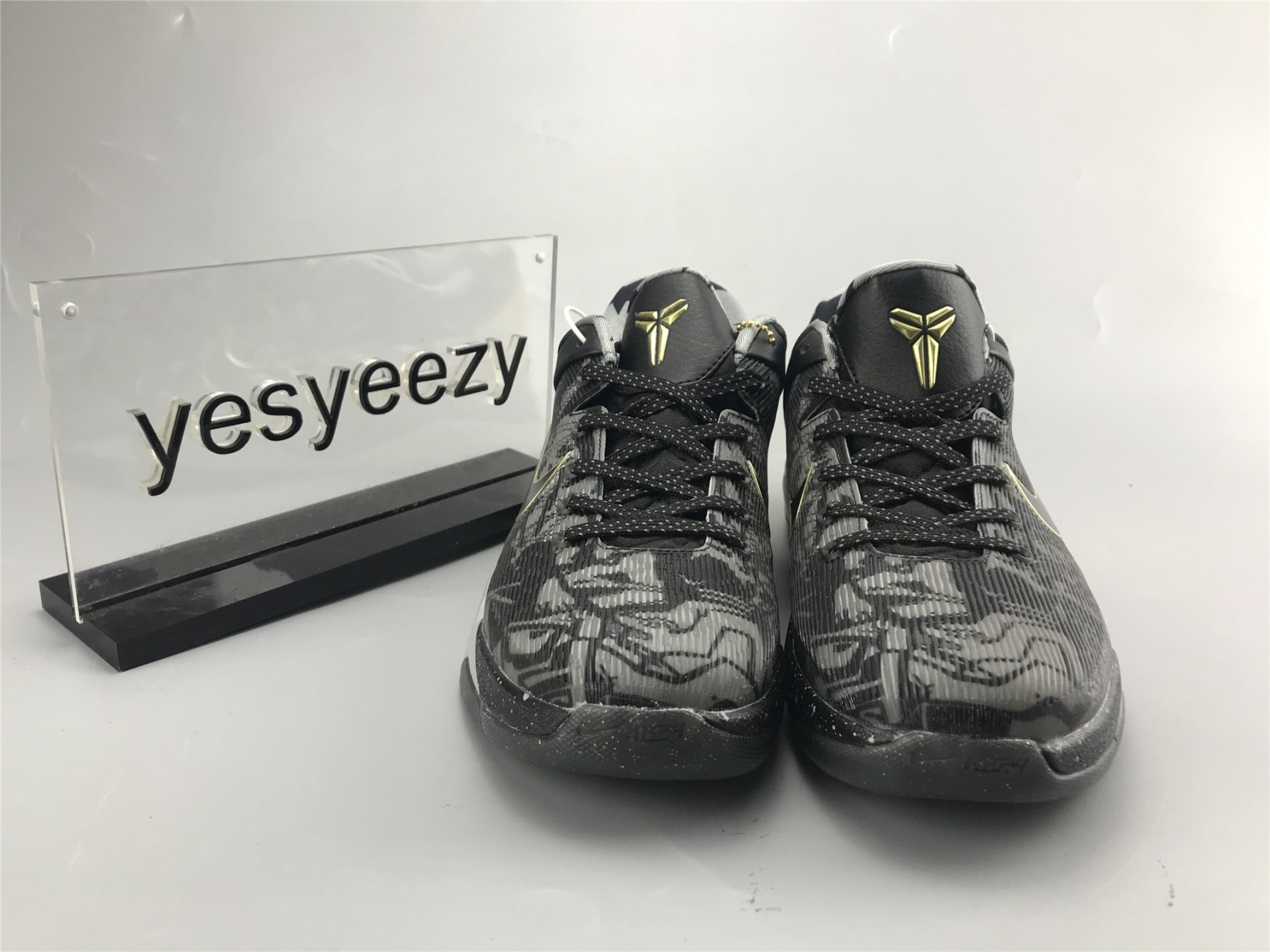 UA NIKE ZOOM KOBE 7 SYSTEM 