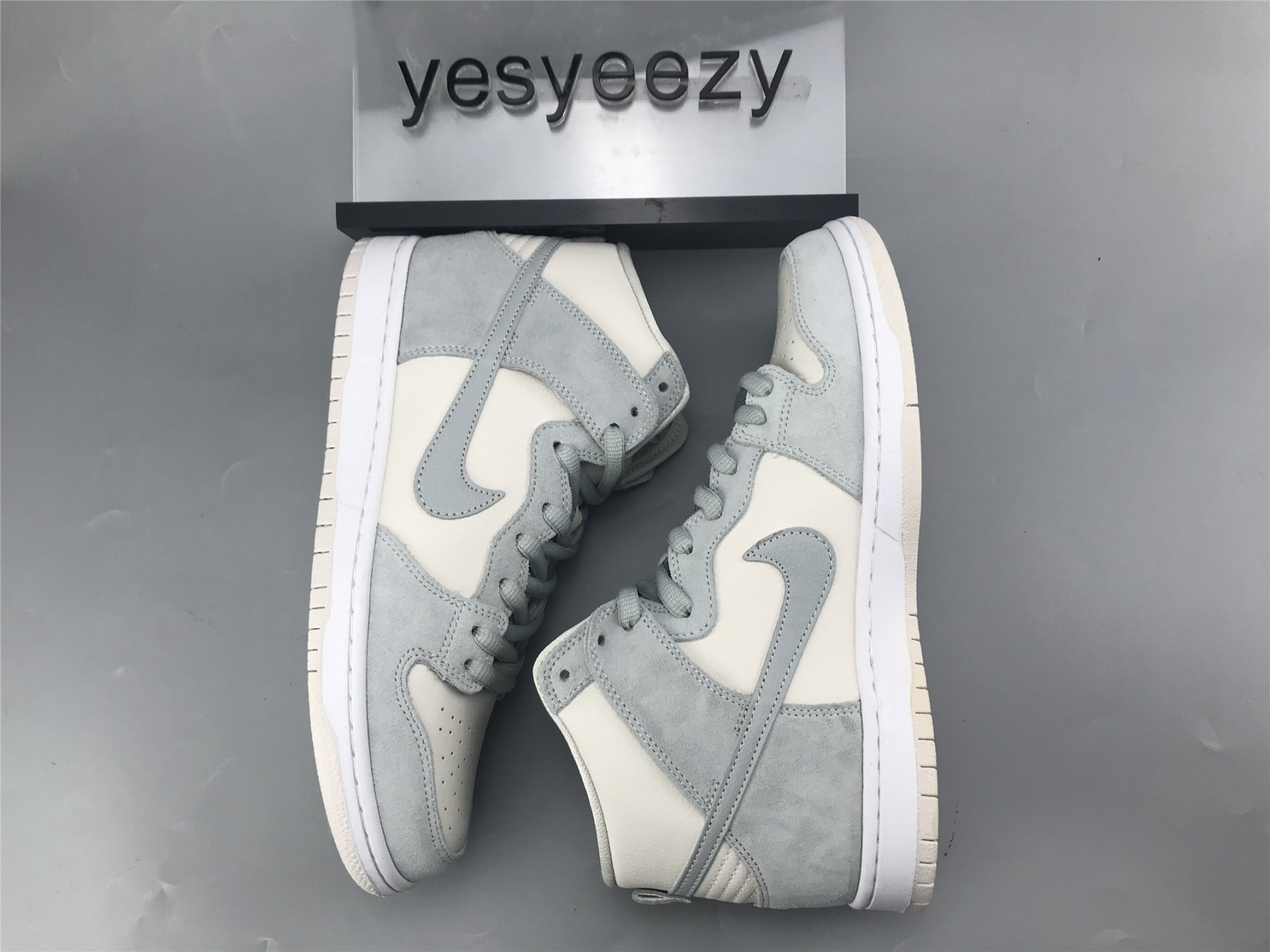 UA NIKE SB DUNK HIGH PRO WHITE JADE