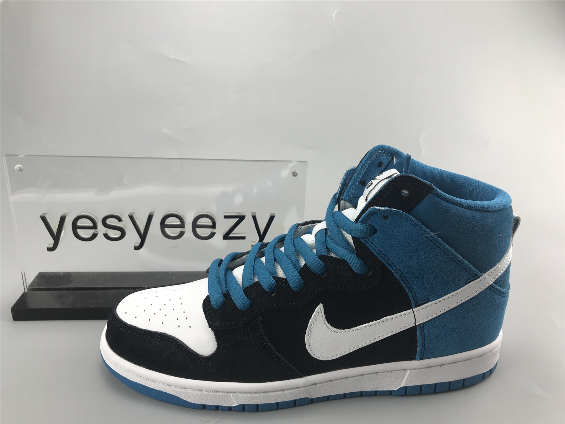 UA NIKE DUNK HIGH PRO SB 
