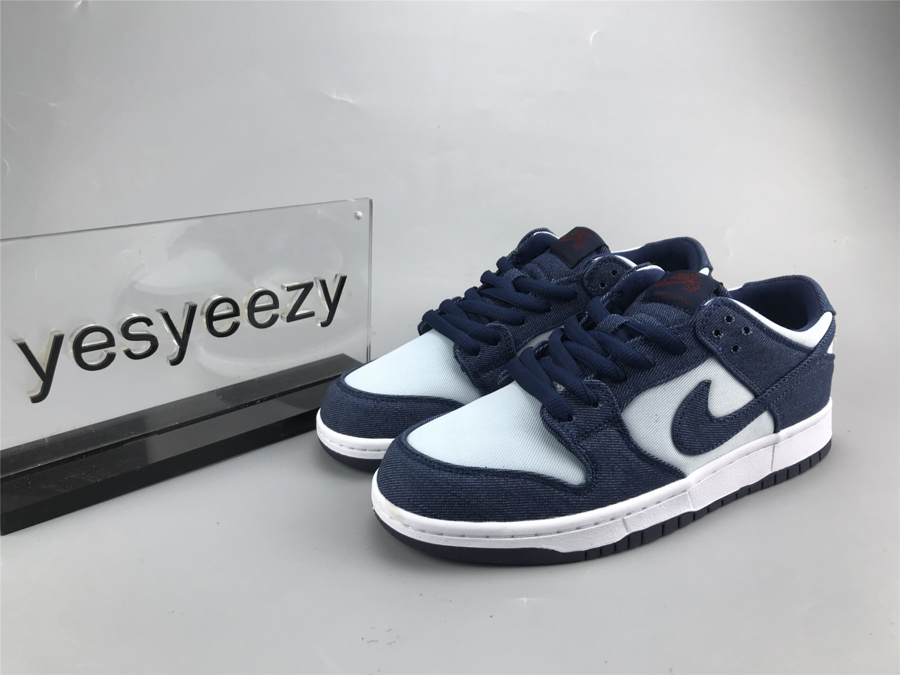 UA NIKE ZOOM DUNK LOW PRO SB 