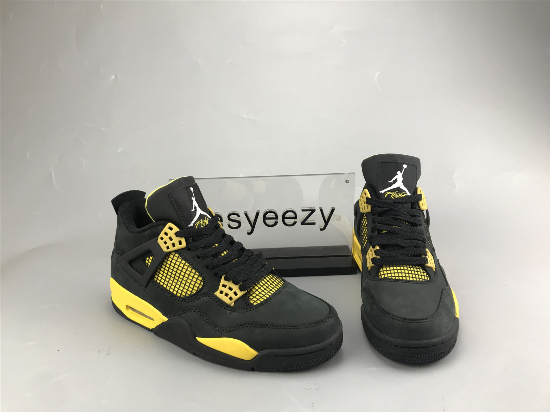 UA AIR JORDAN 4 RETRO 