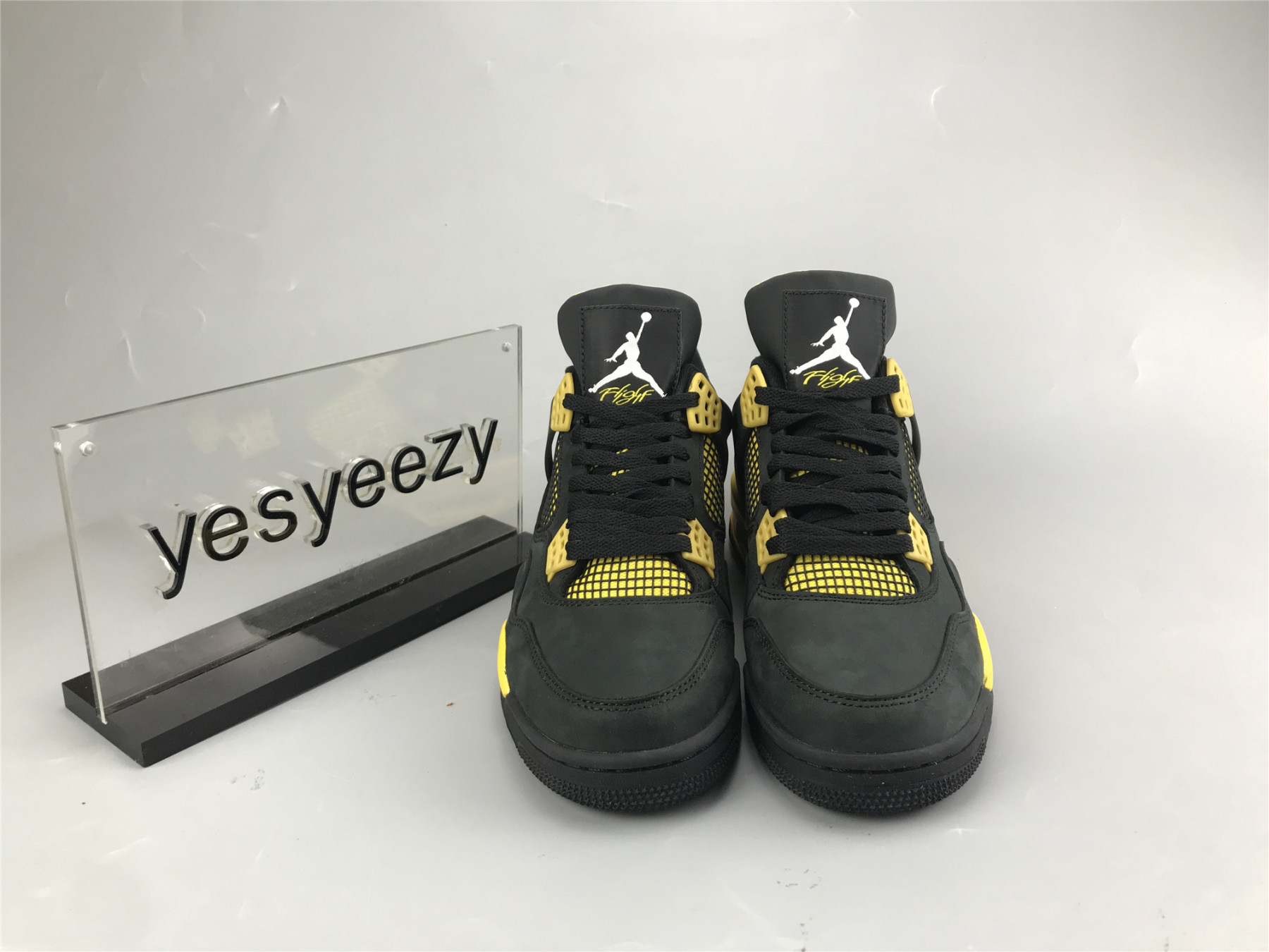 UA AIR JORDAN 4 RETRO 