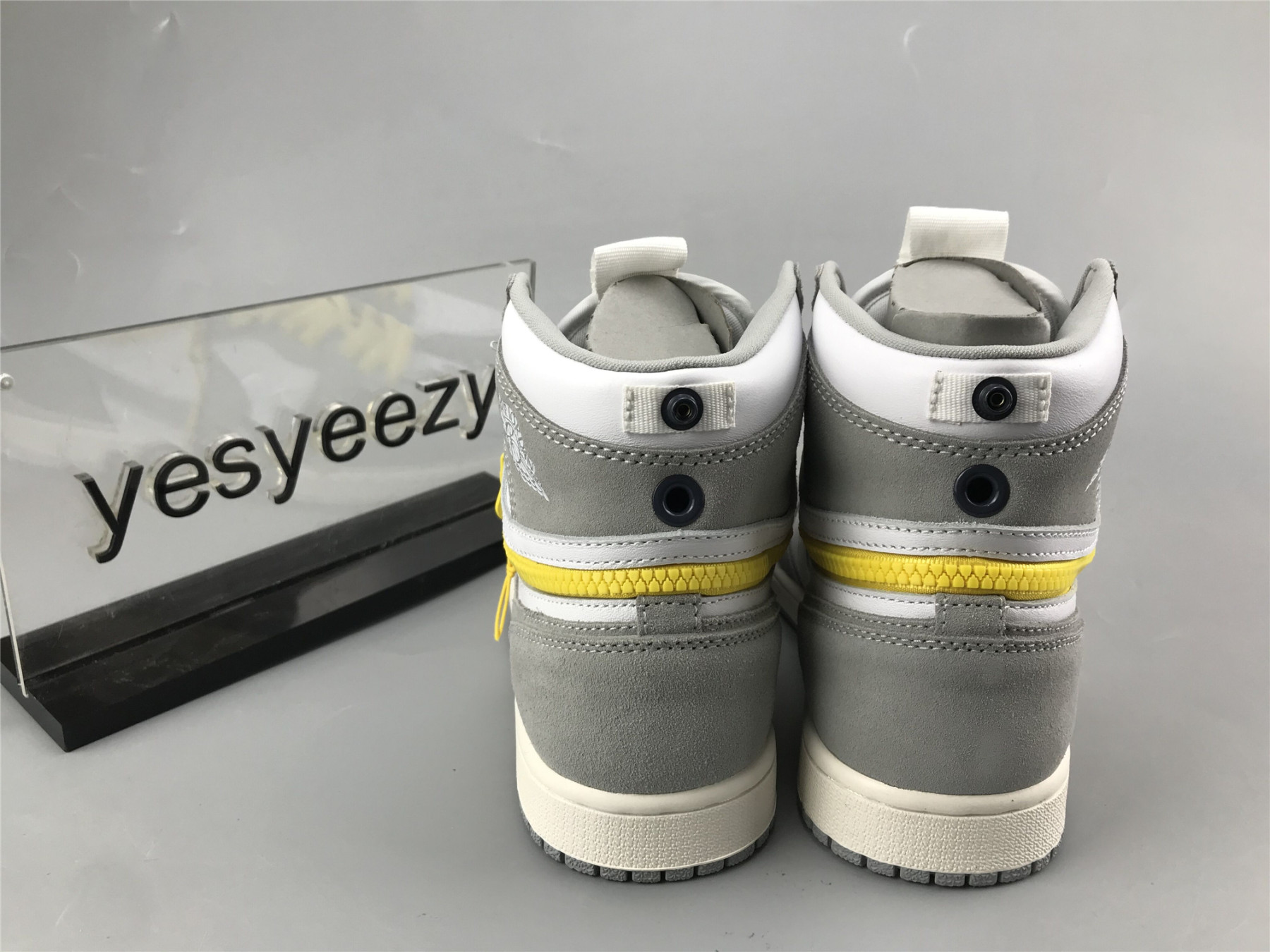 UA AIR JORDAN 1 HIGH SWITCH 