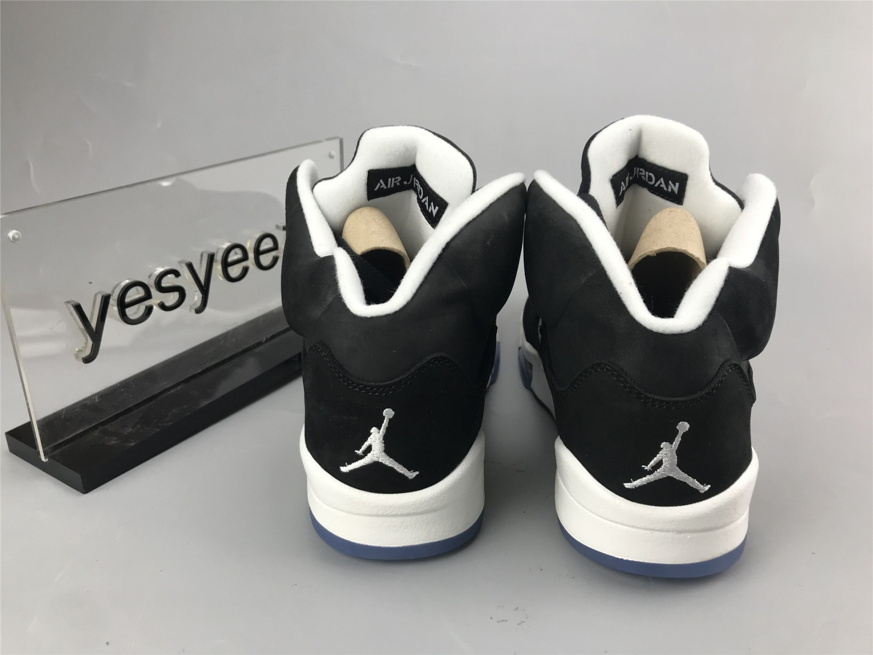 UA AIR JORDAN 5 RETRO 