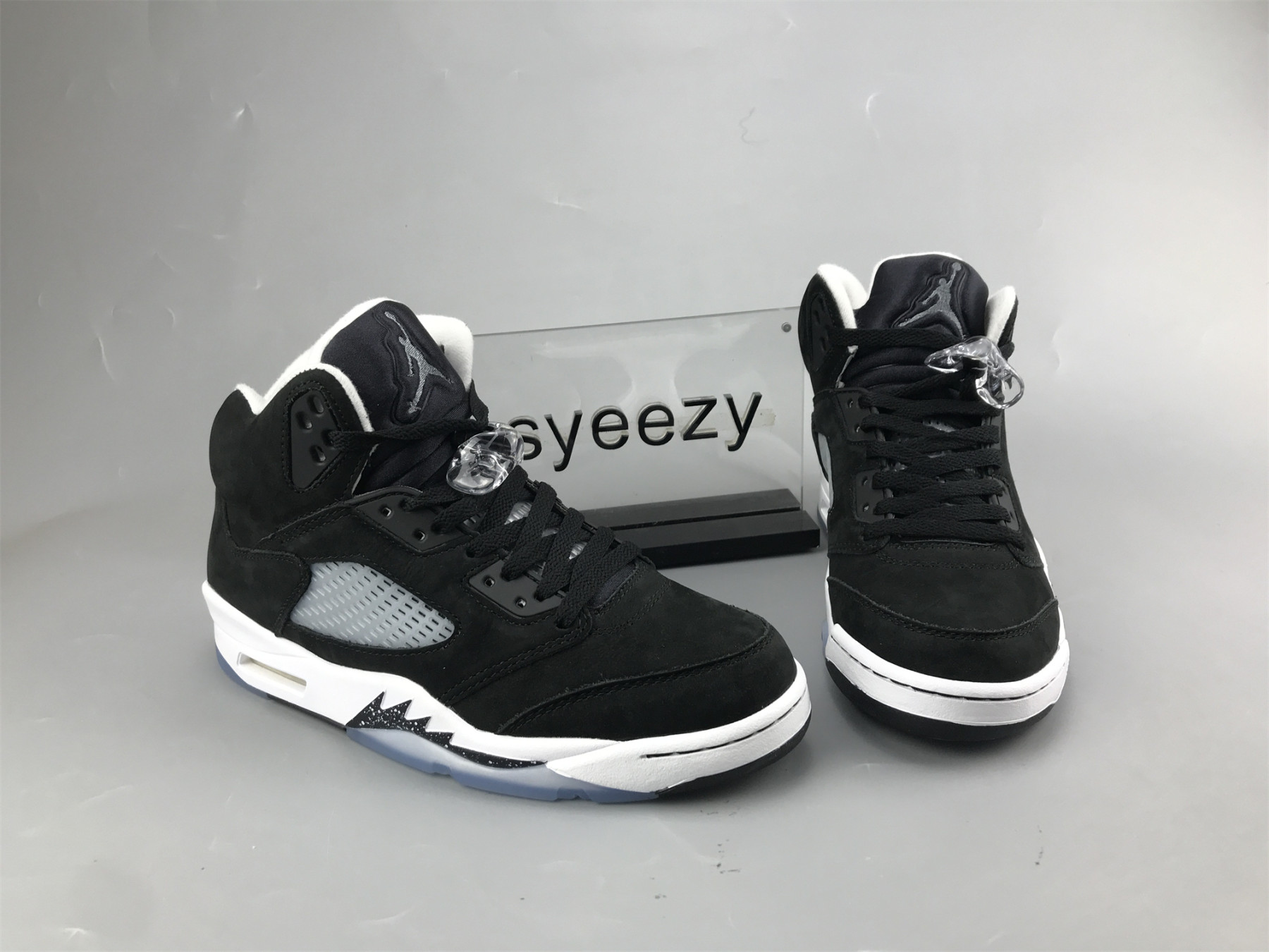 UA AIR JORDAN 5 RETRO 2021
