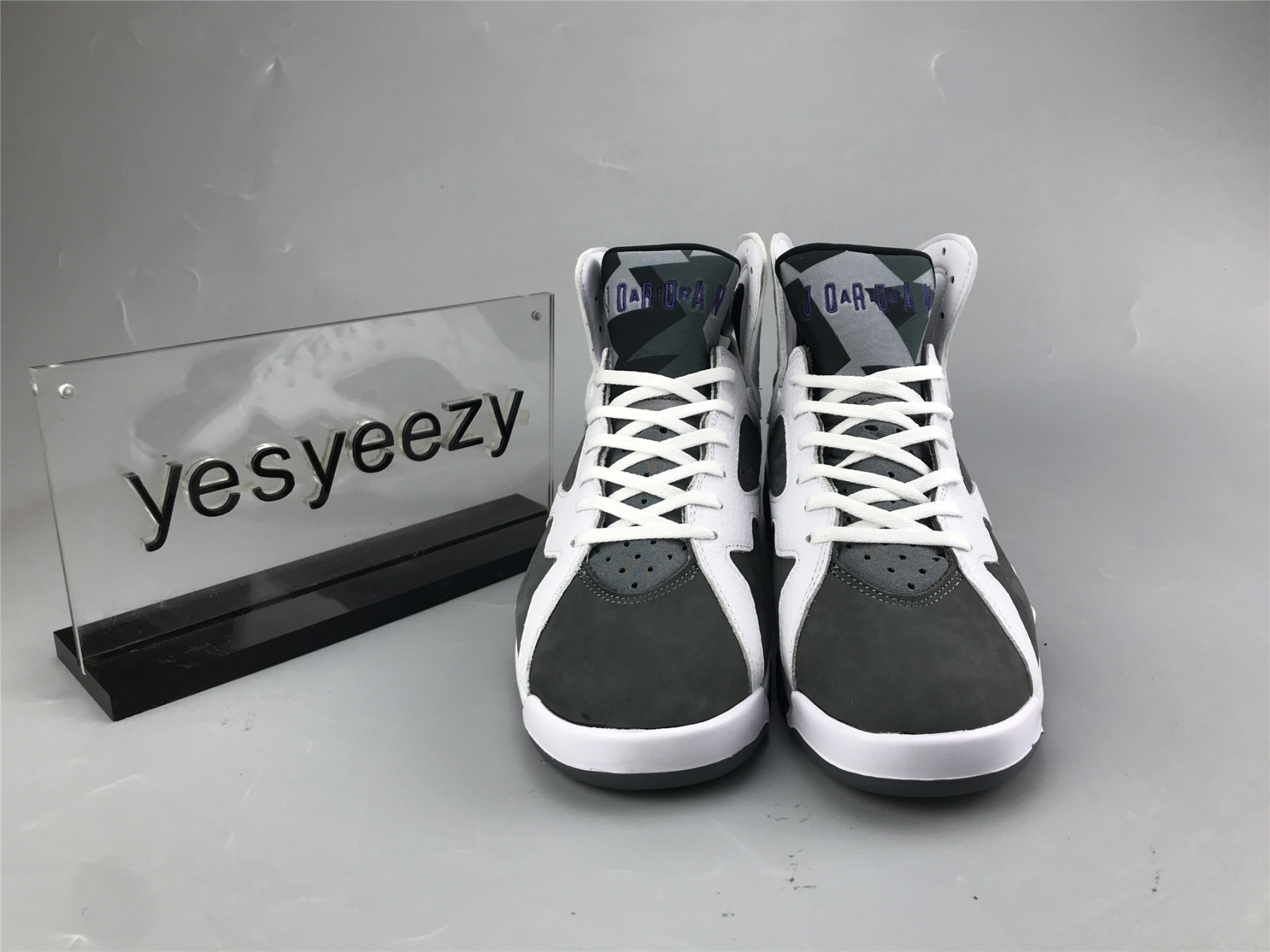 UA AIR JORDAN 7 RETRO 