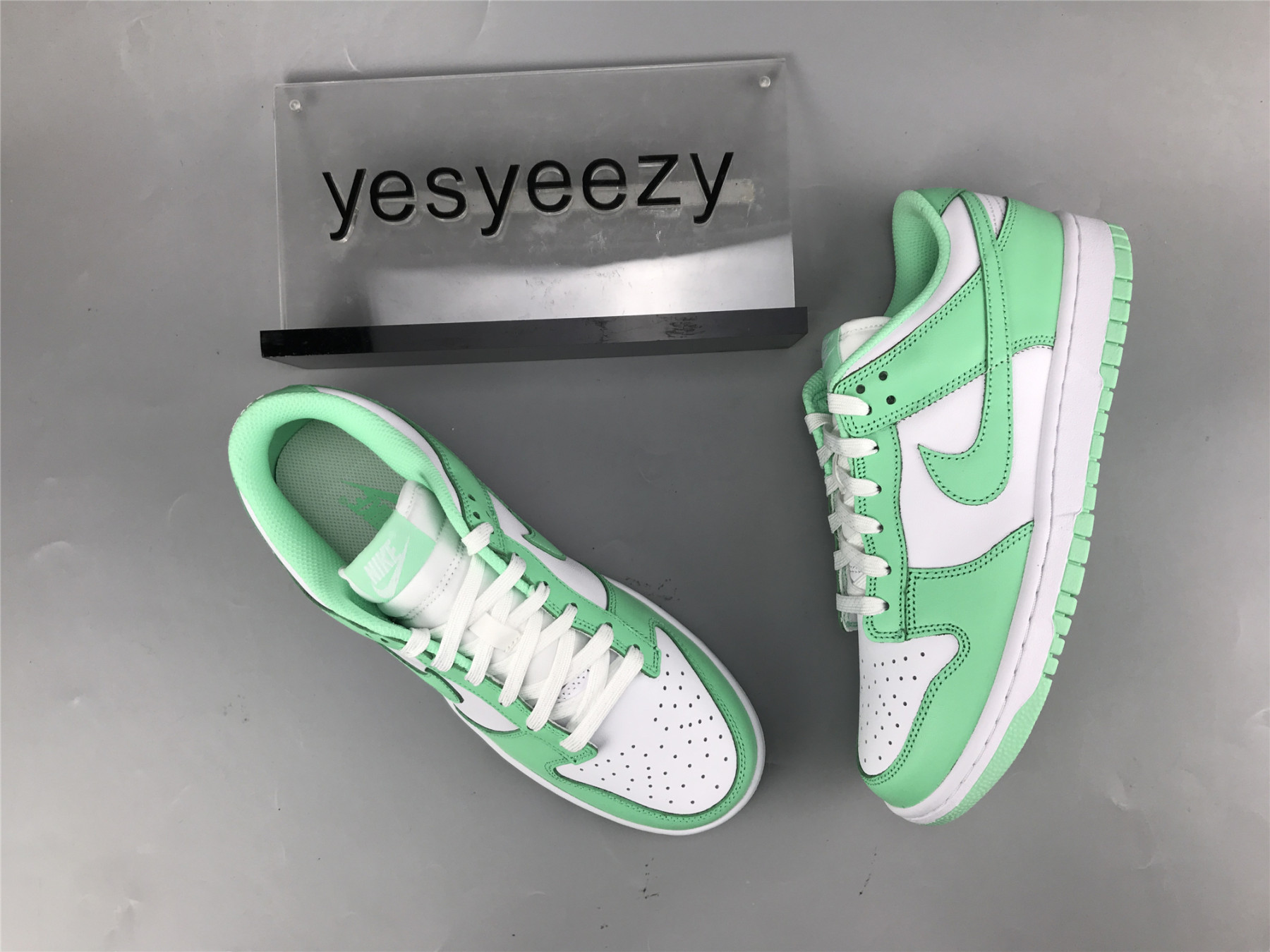 UA WMNS DUNK LOW 