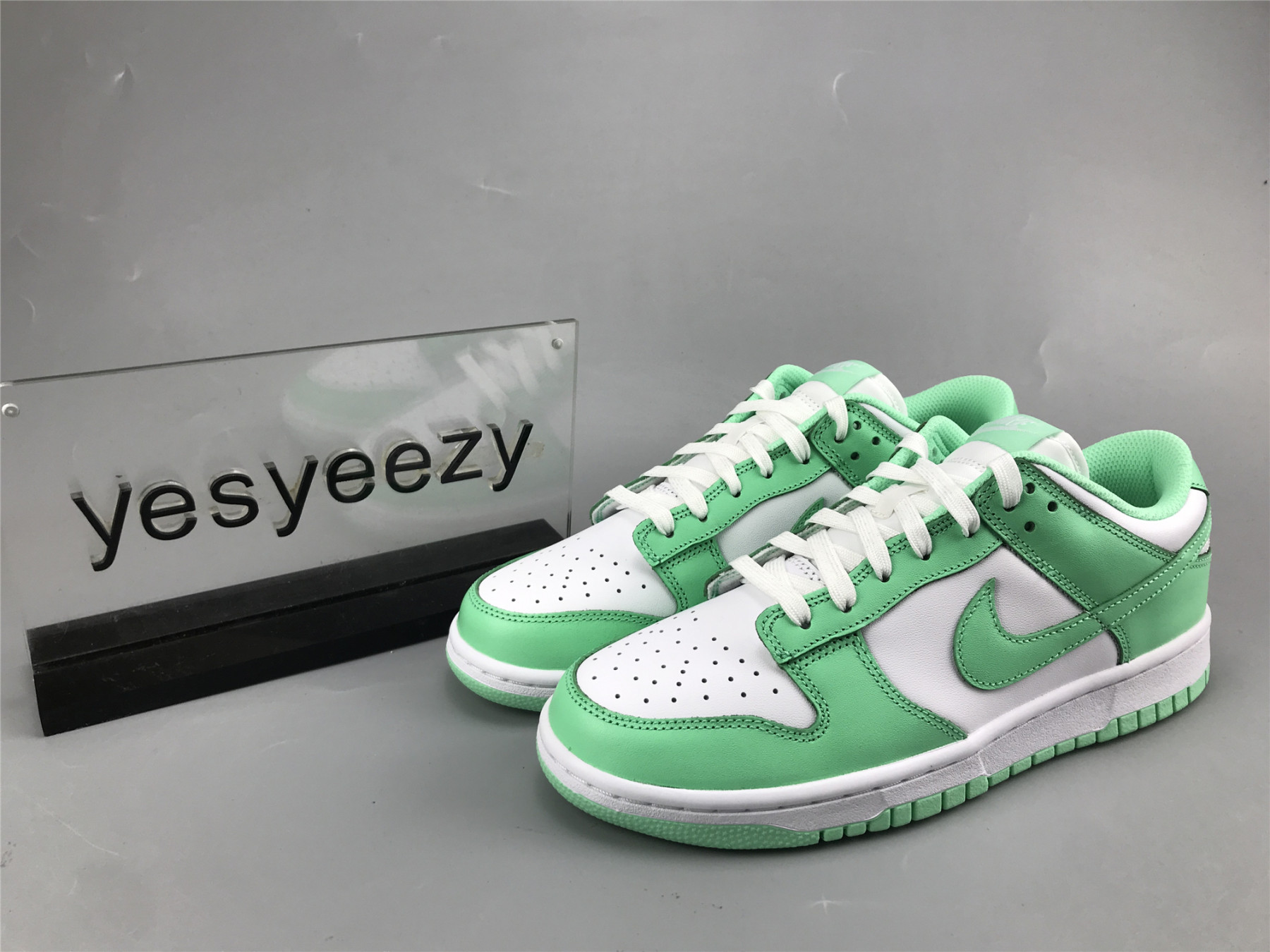 UA WMNS DUNK LOW 