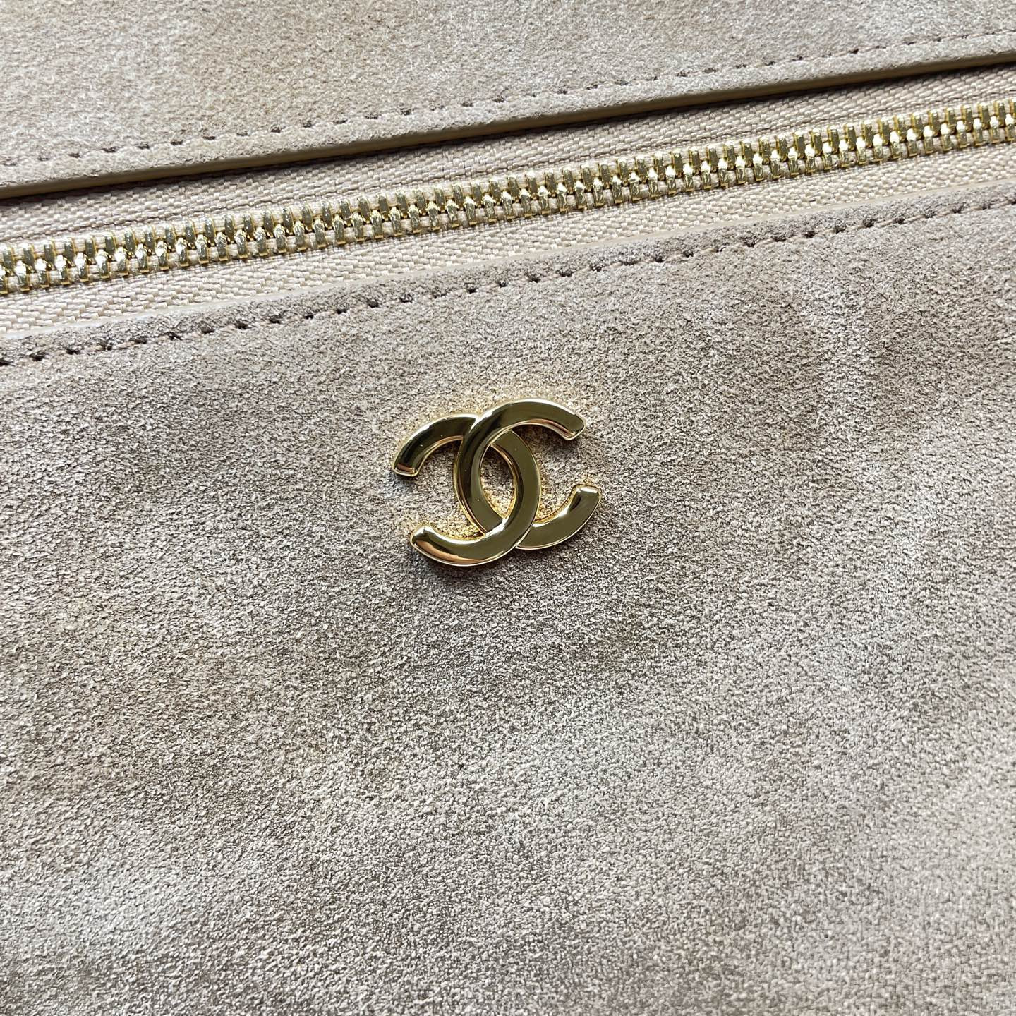 Ch**el Classic Vanity with chain Handbag AS6473 17x29x5.5cm
