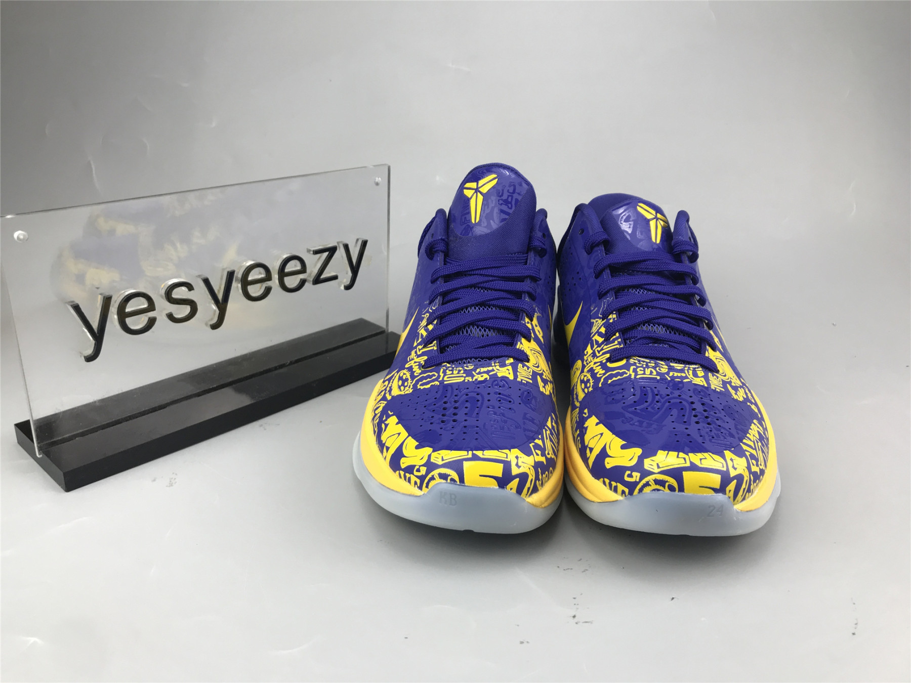 UA NIKE ZOOM KOBE 5 PROTRO 