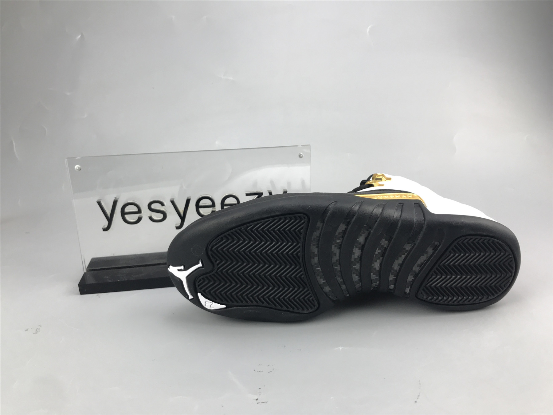 UA AIR JORDAN 12 RETRO 