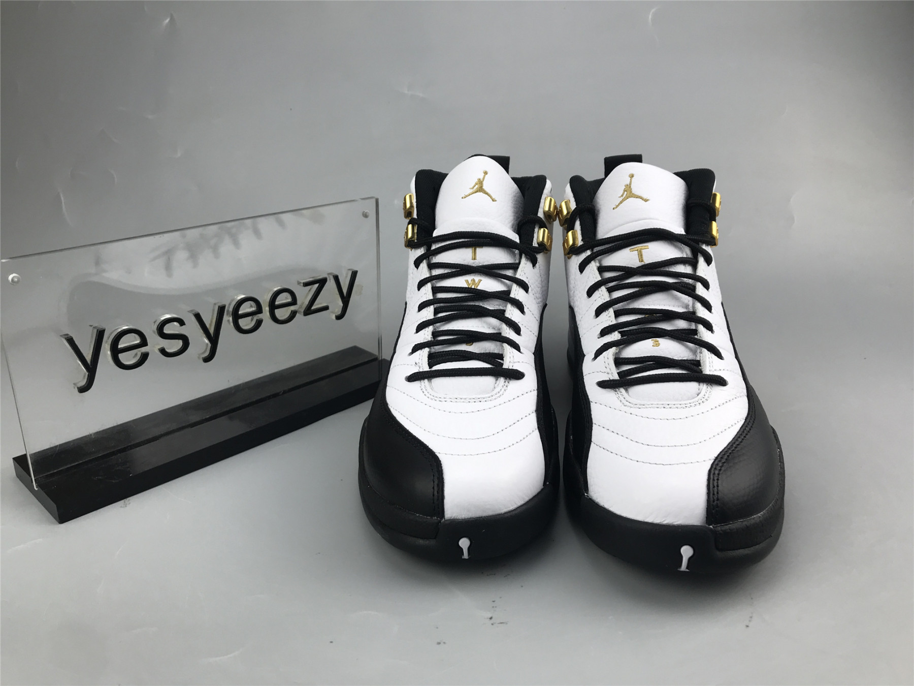 UA AIR JORDAN 12 RETRO 