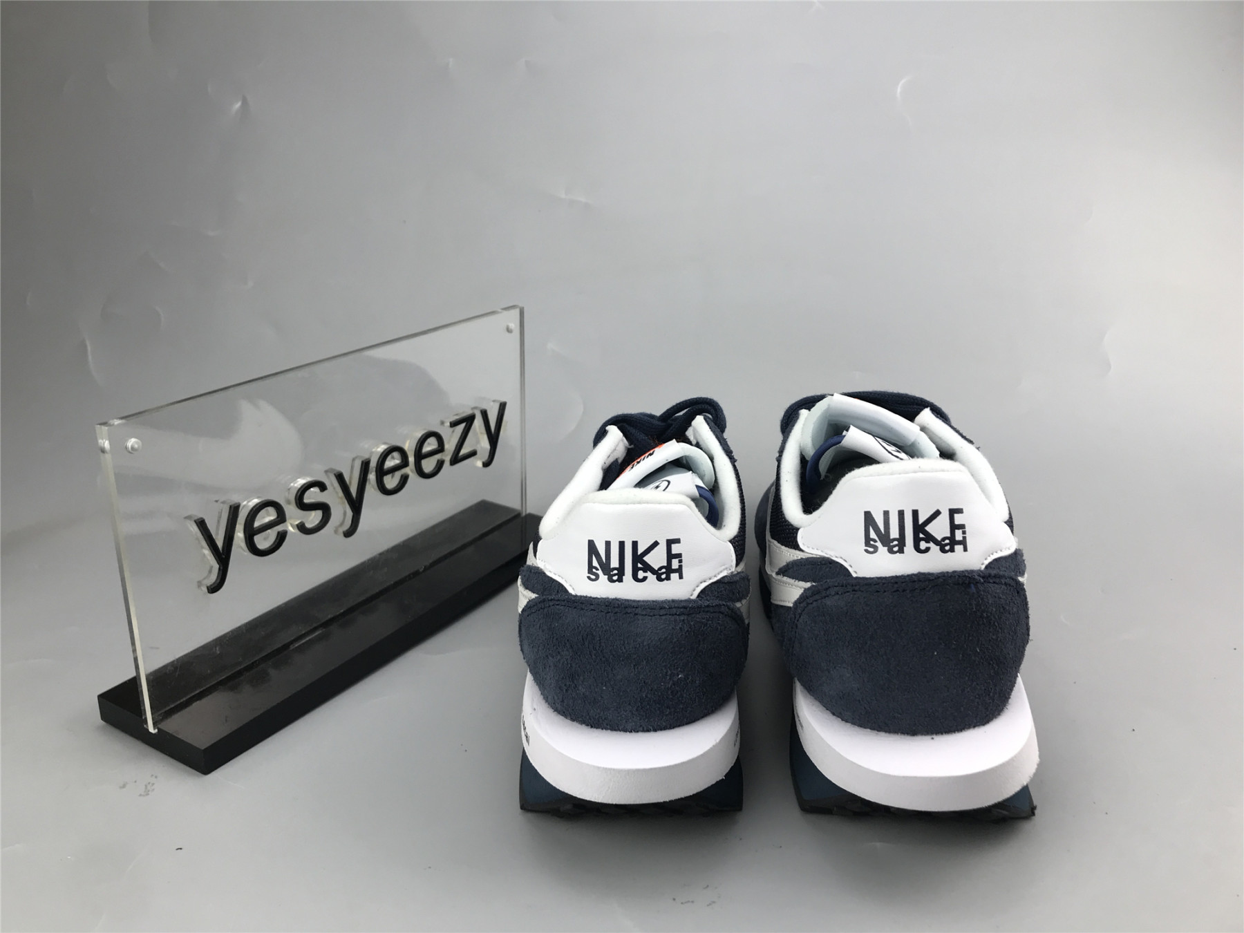 UA NIKE FRAGMENT DESIGN X SACAI X LDV WAFFLE 