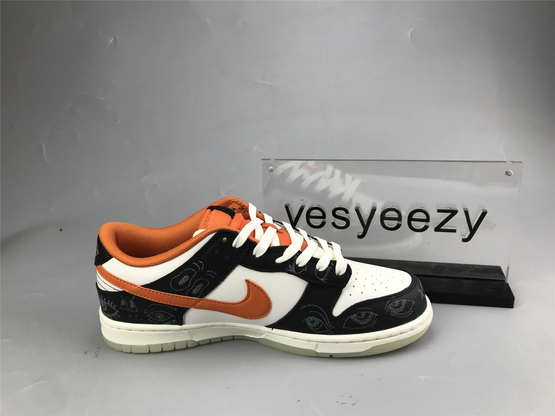 UA NIKE DUNK LOW 
