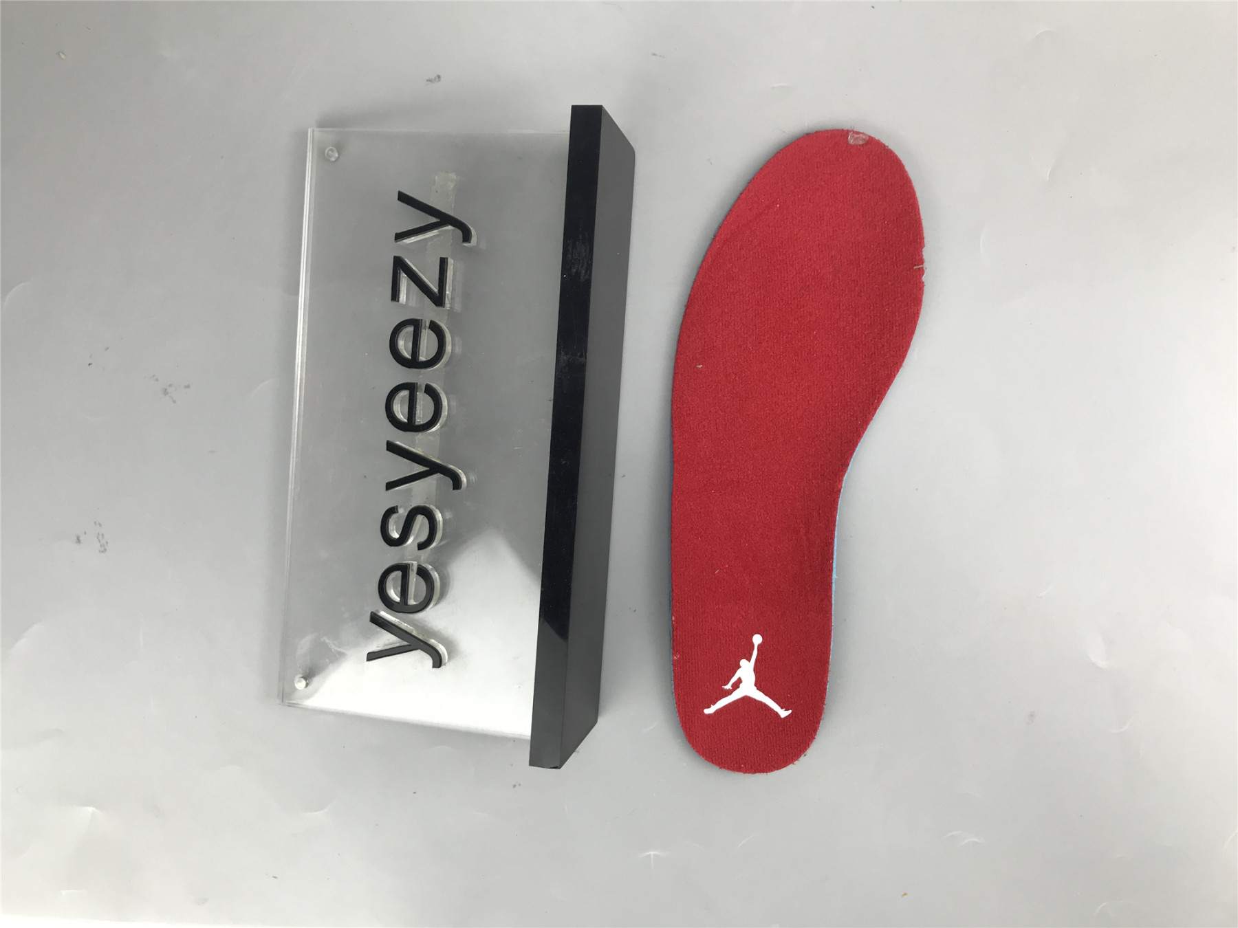 UA FRAGMENT DESIGN X AIR JORDAN 3Â