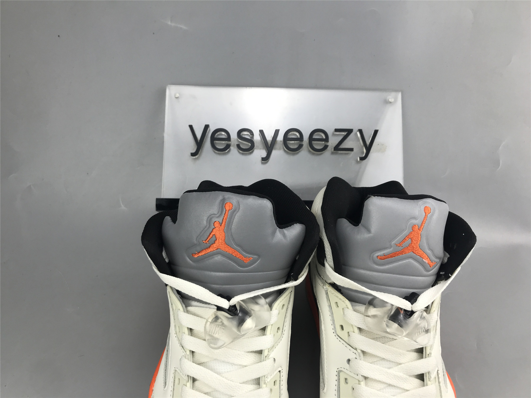UA AIR JORDAN 5 RETRO 