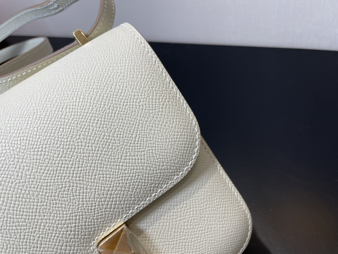 H**me5 Constance 24 White Epsom leather gold hardware 9.4"x5.9"x3"