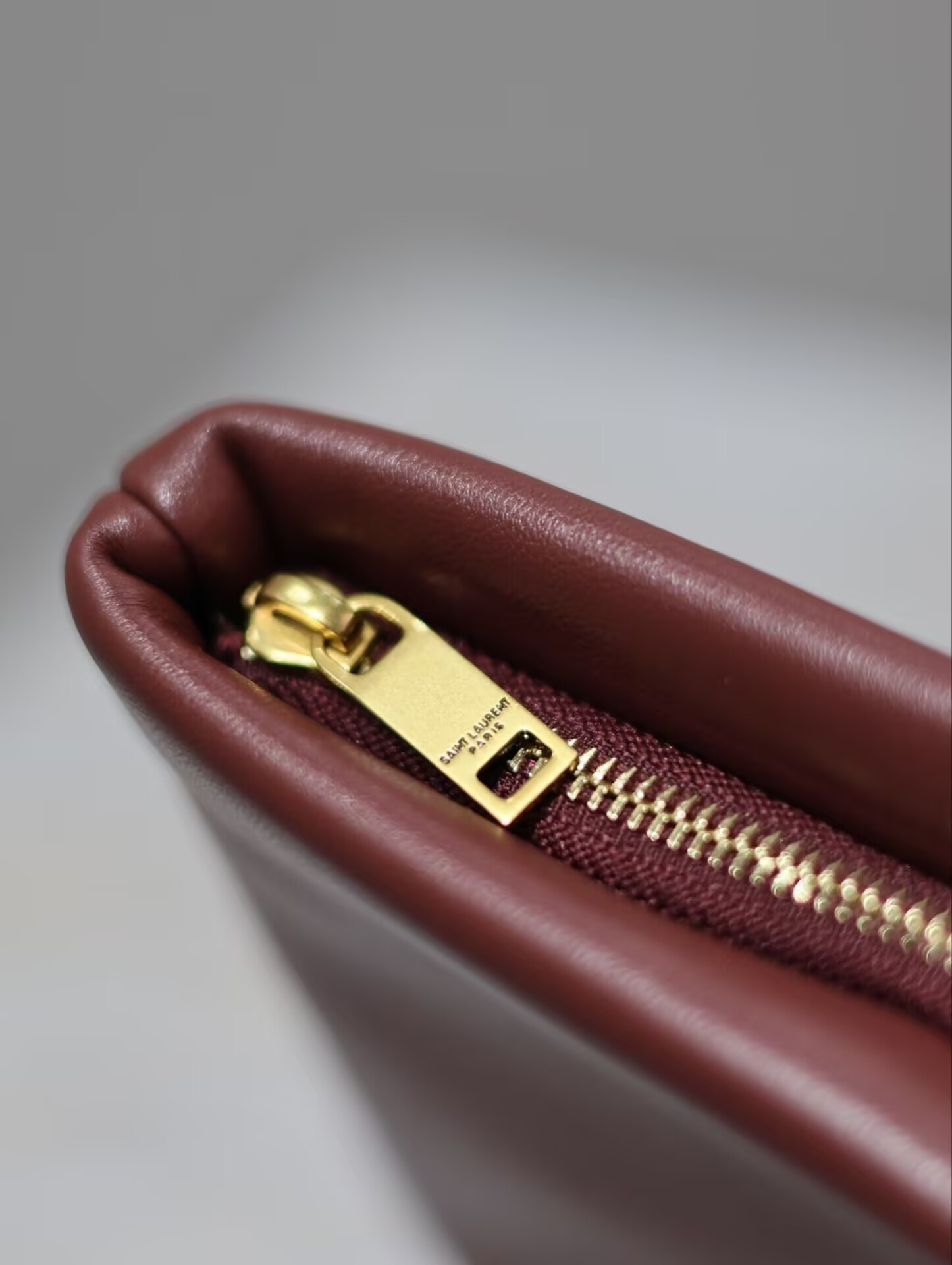Y51 CALYPSO small pouch in lambskin 23x16x3cm