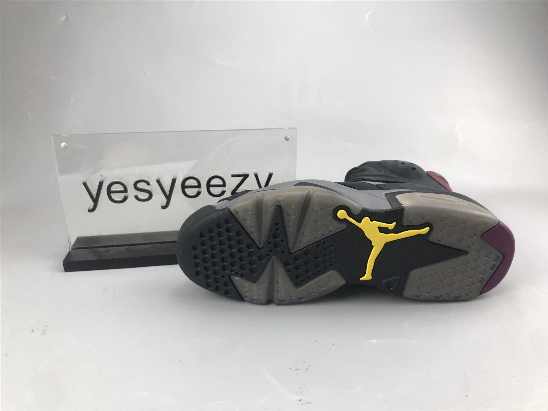 UA AIR JORDAN 6 RETRO 