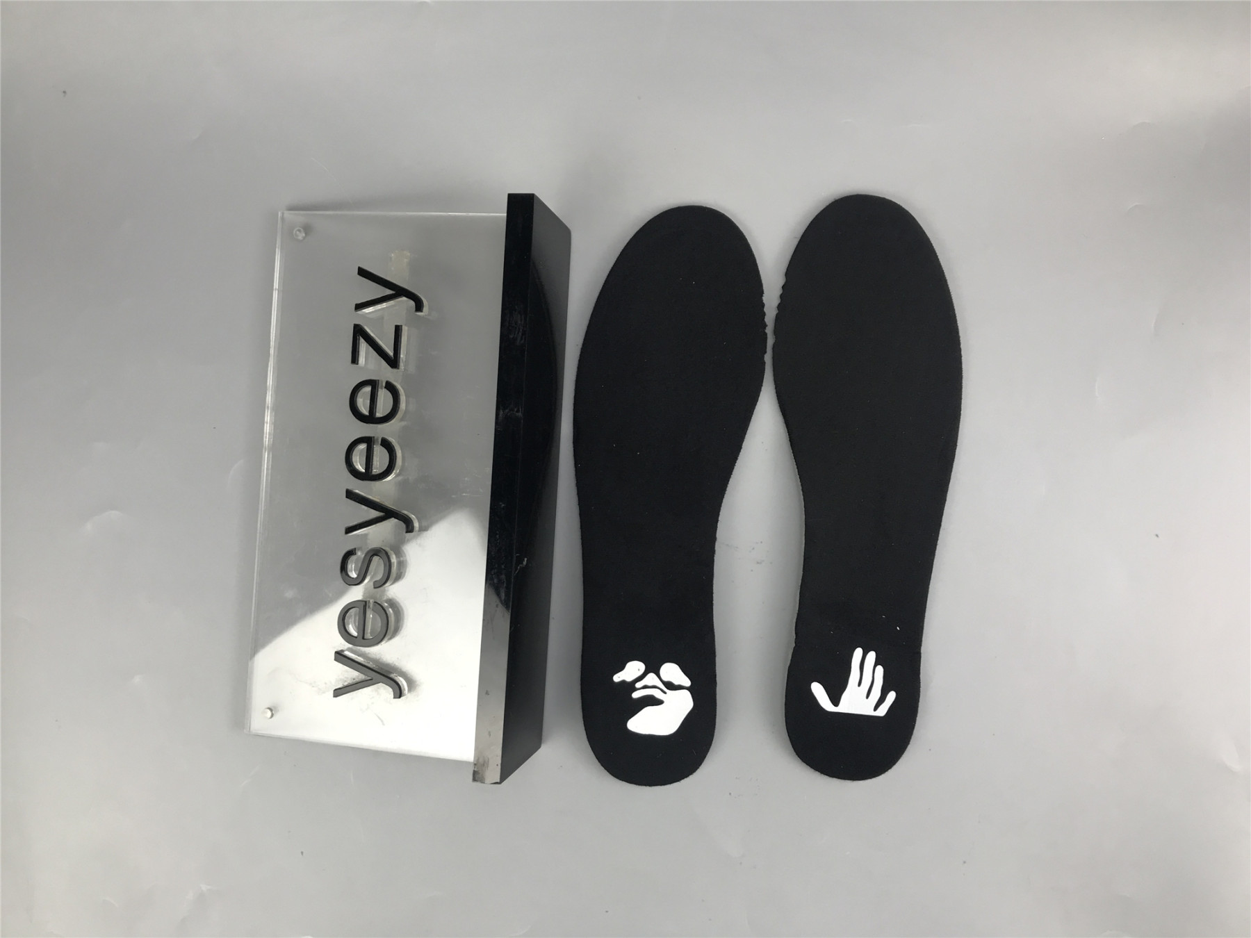 UA NIKE OFF-WHITE X BLAZER LOW 