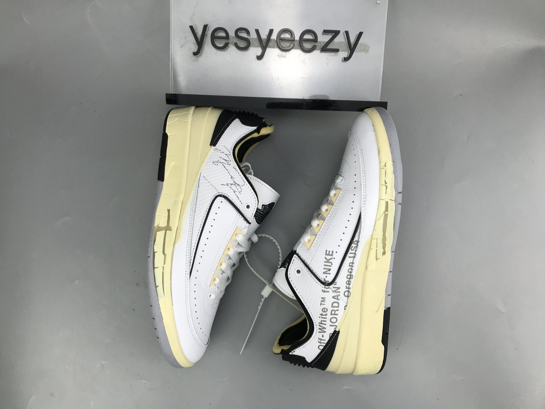 UA OFF WHITE X AIR JORDAN 2 LOW SP WHITE BLACK