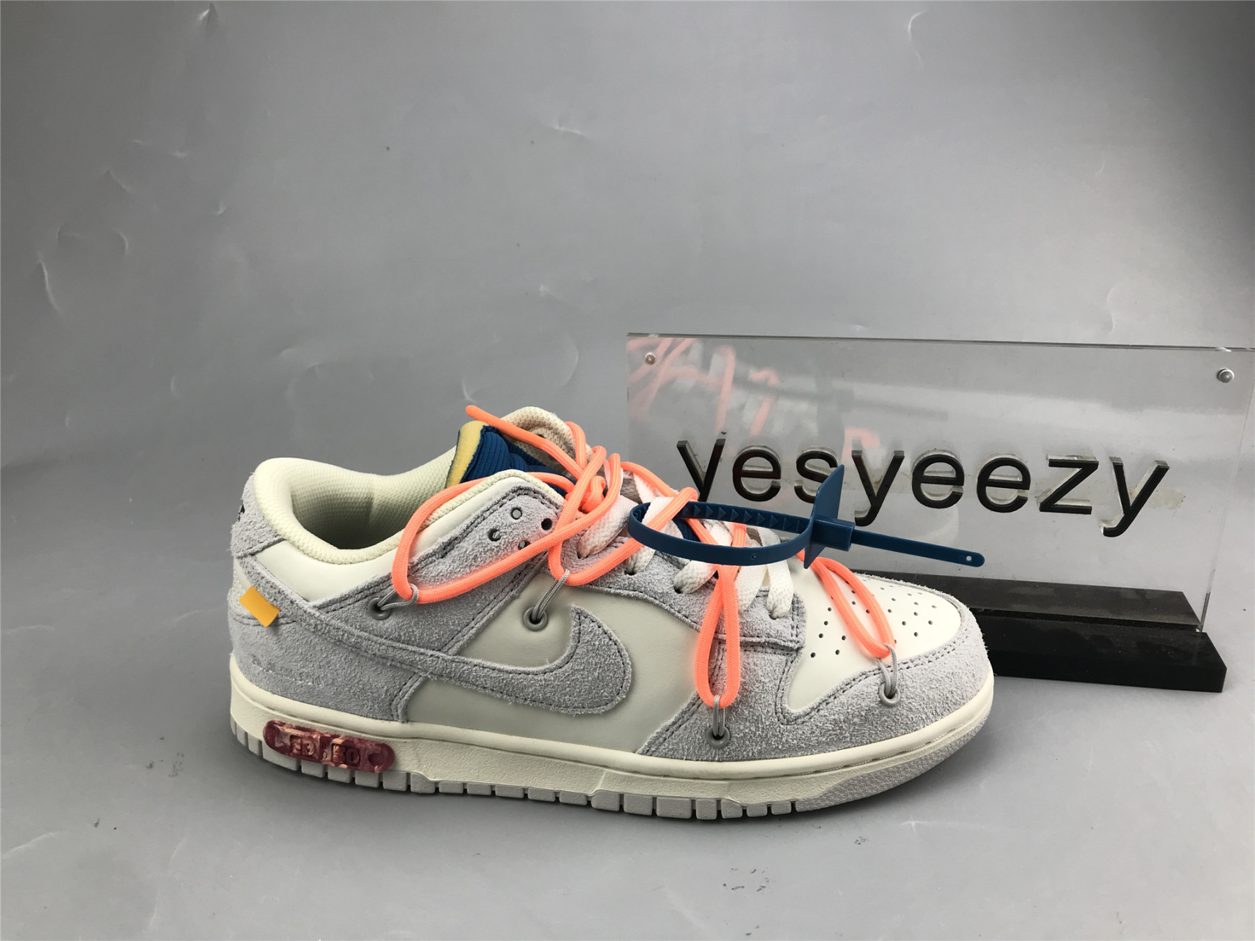 UA NIKE OFF-WHITE X DUNK LOW 