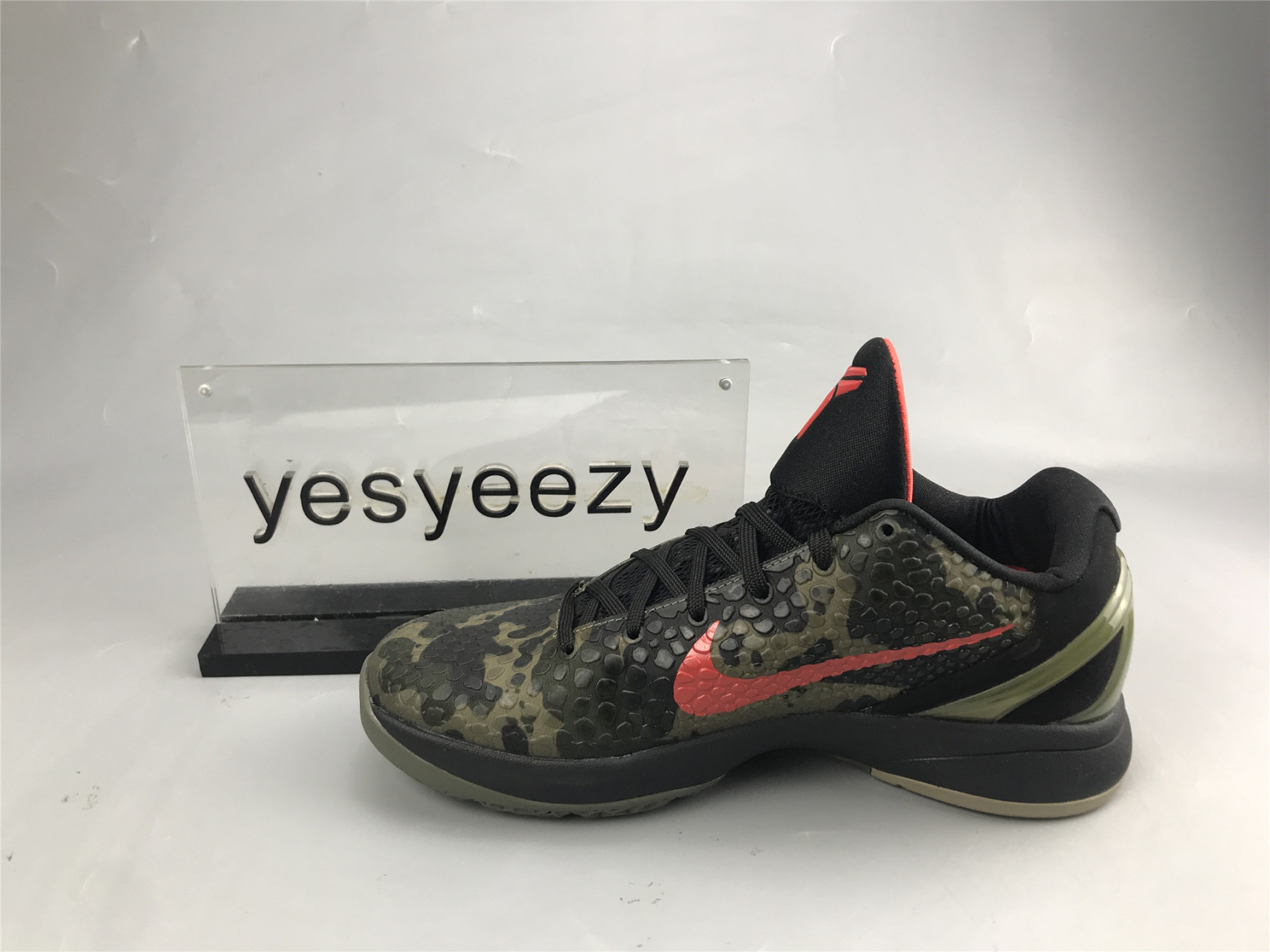UA NIKE ZOOM KOBE 6 