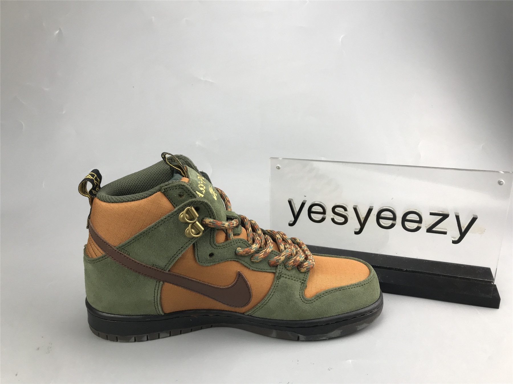 UA PASS~PORT X NIKE SB DUNK HIGH â€œWORKBOOTâ€