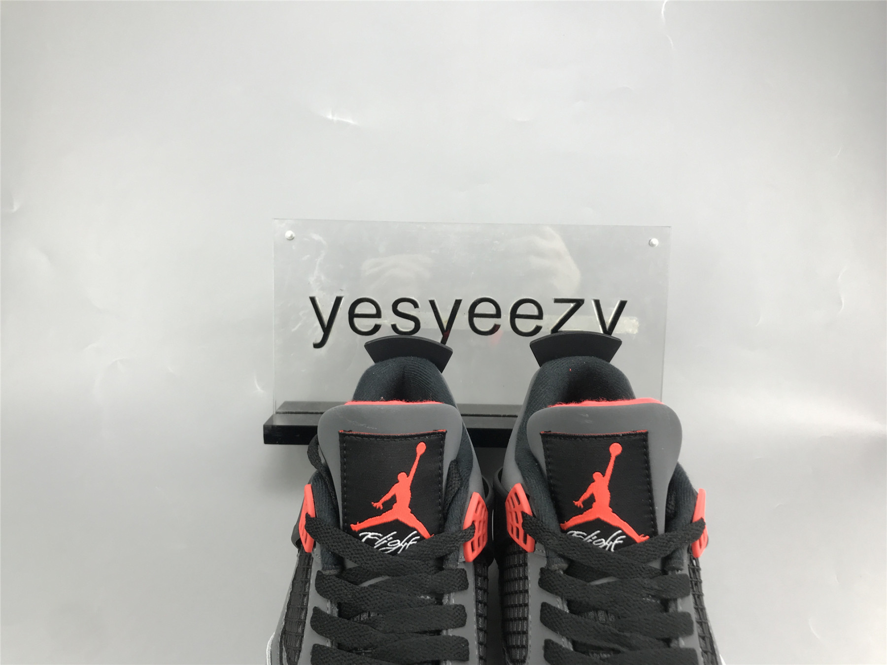 UA AIR JORDAN 4 RETRO 